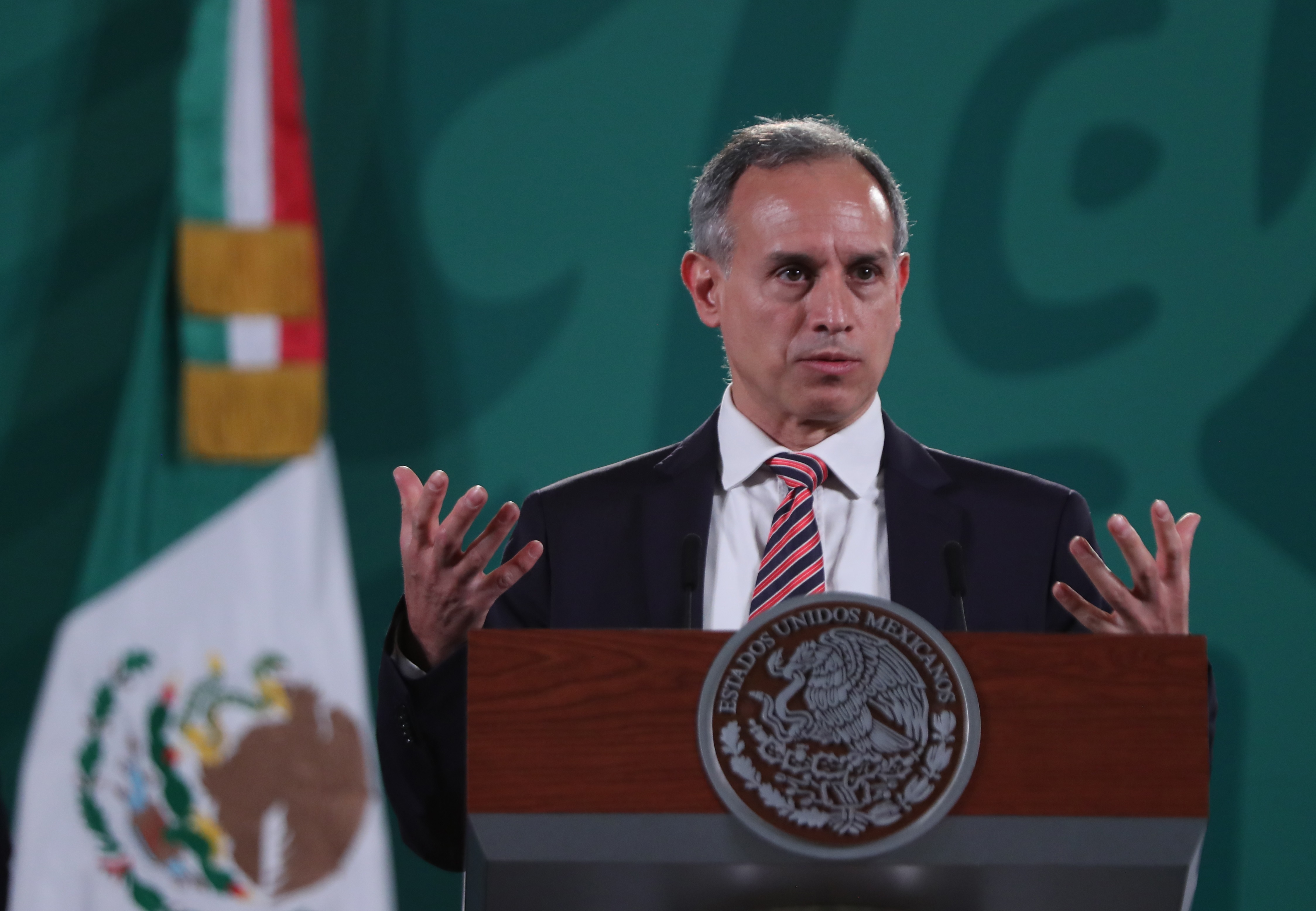El subsecretario llegó a considerar que las críticas y reclamos por falta de medicamentos se trataba de una campaña “casi golpista”.

 EFE/ Mario Guzmán

