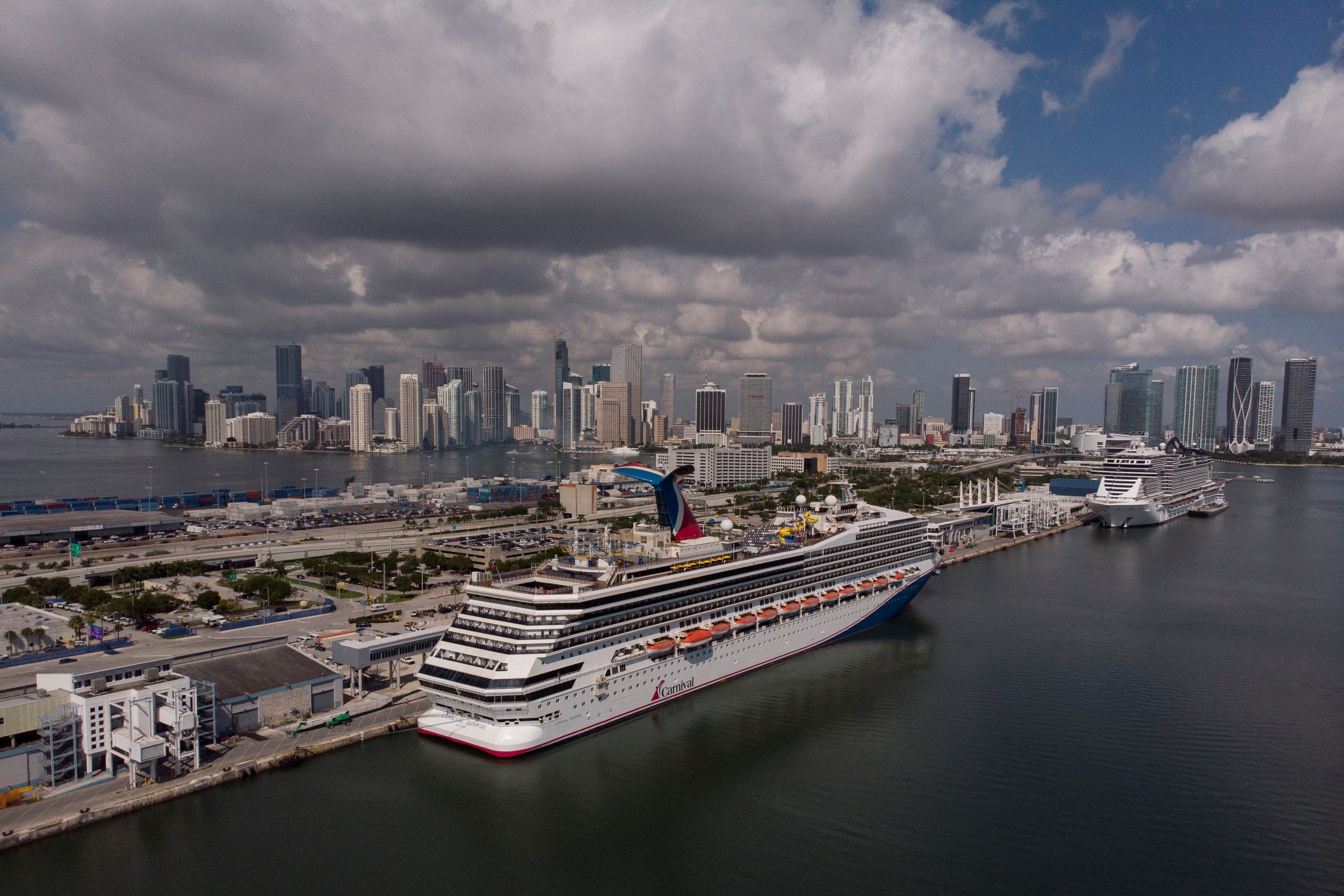 La puerta de entrada al paraíso: Explora un mundo de maravillas desde el puerto de Miami. Archivo: REUTERS/Marco Bello
