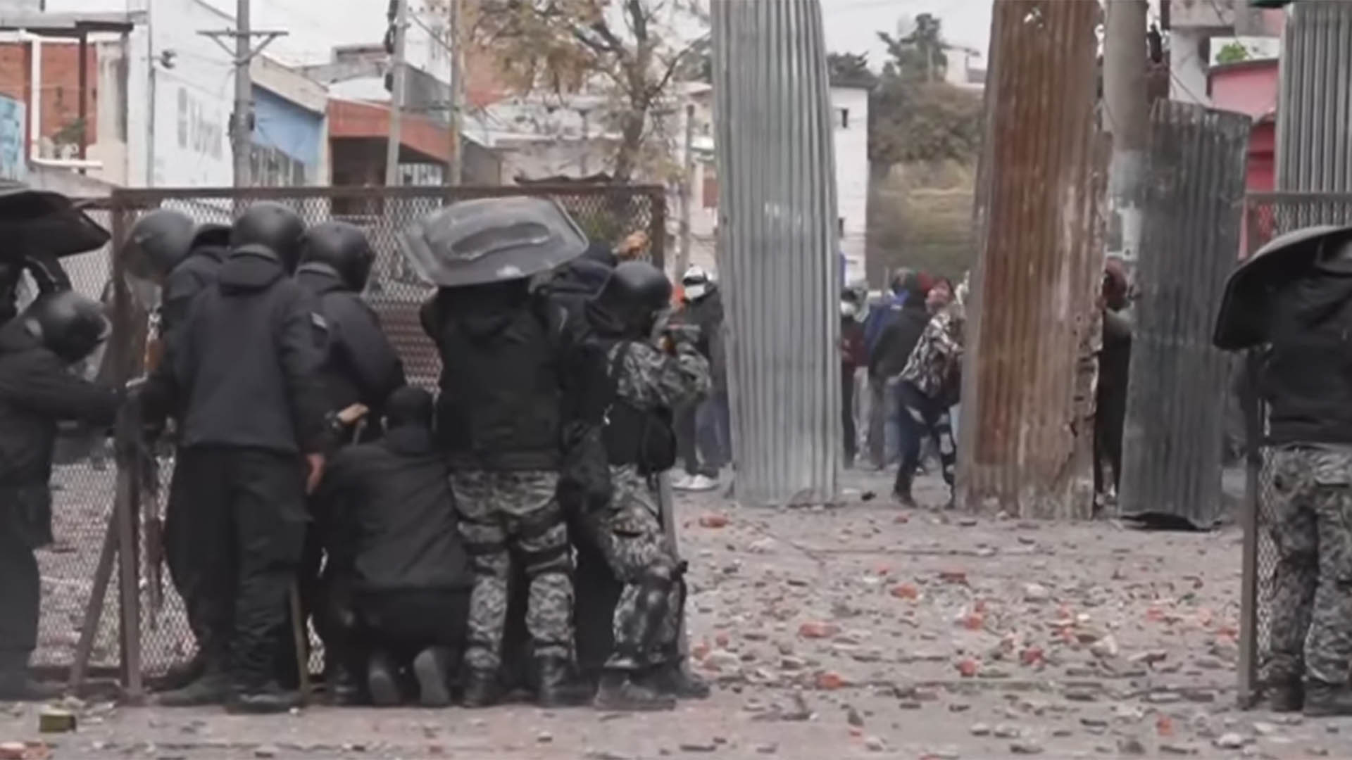 The security forces of Jujuy intervened due to the demonstrations in the center of San Salvador