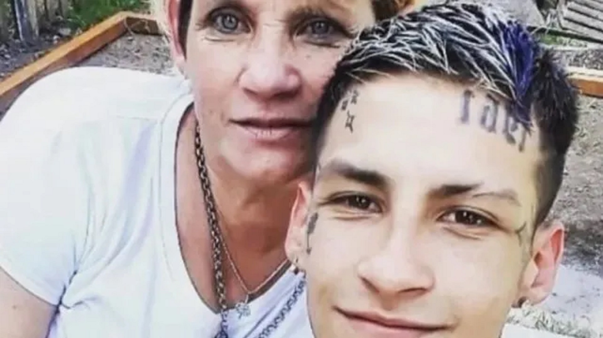 Claudia y su hijo L-Gante