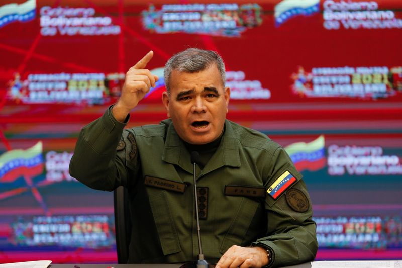 Foto de archivo del ministro de Defensa de Venezuelam Vladimir Padrino Lopez, en una rueda de prensa en el Palacio de Miraflores, en Caracas
Abril 5, 2021. REUTERS/Manaure Quintero