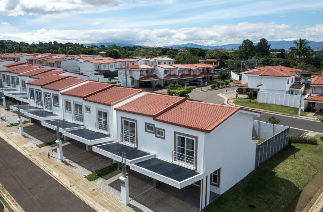 Costa Rica construye cada vez más condominios, pero la vivienda accesible sigue siendo una deuda para miles de familias - Infobae