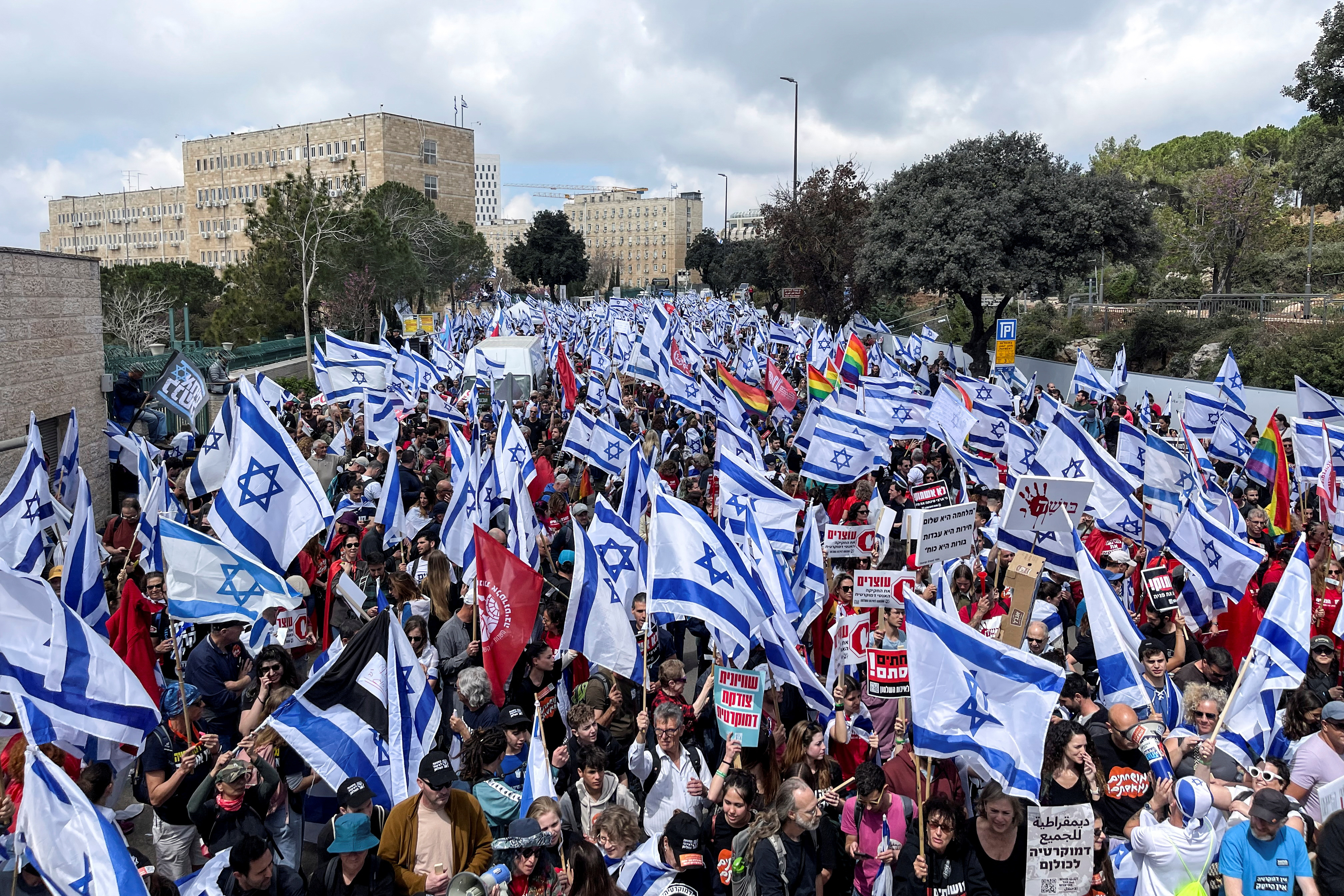 Protesta de este lunes cerca a la Corte Suprema en Jerusalén (Reuters)