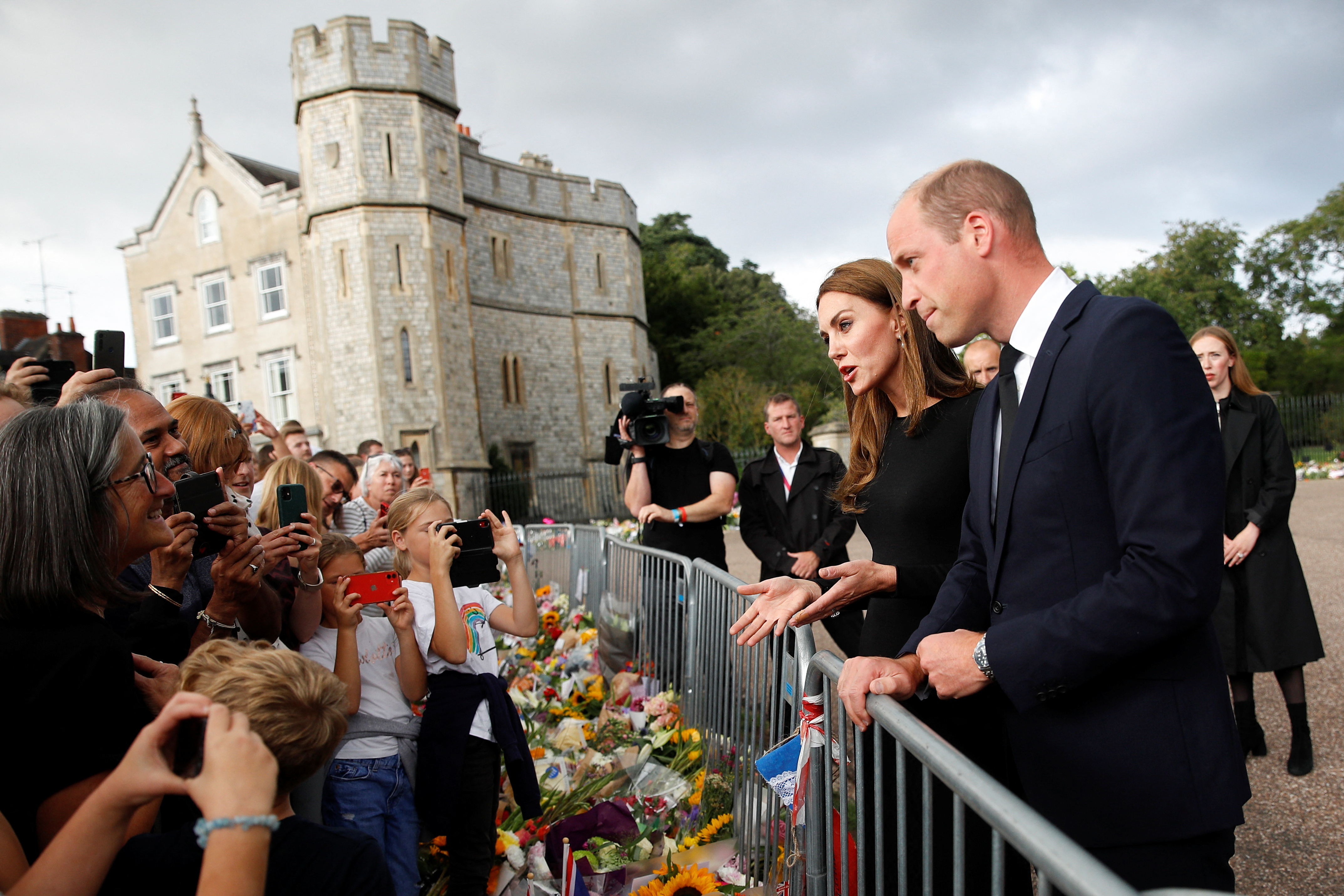William y Kate, ahora príncipes de Gales, en el Castillo de Windsor