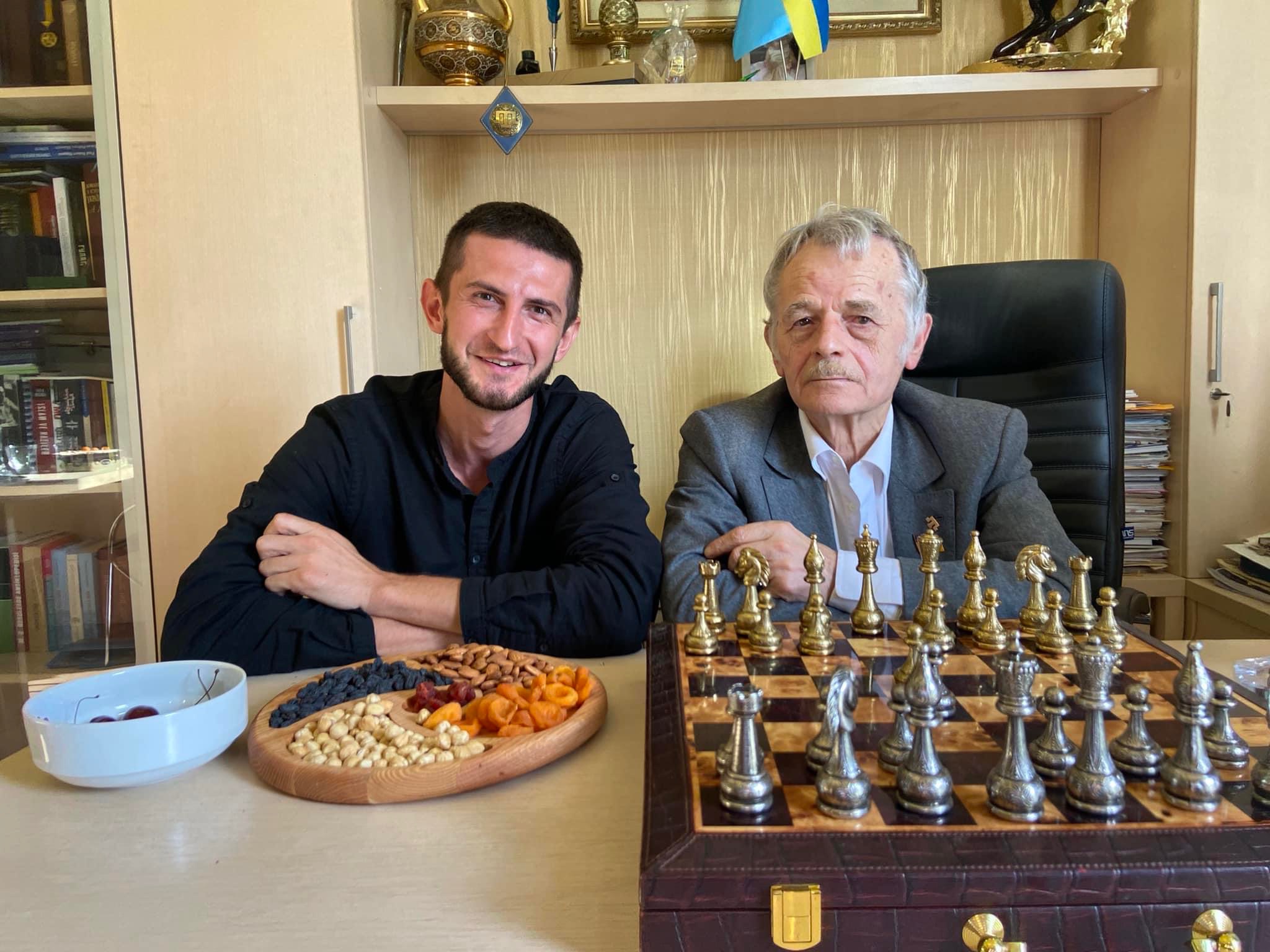 Alim Aliev, junto a Mustafa Dzhemilev, expresidente del Congreso del Pueblo Tártaro de Crimea