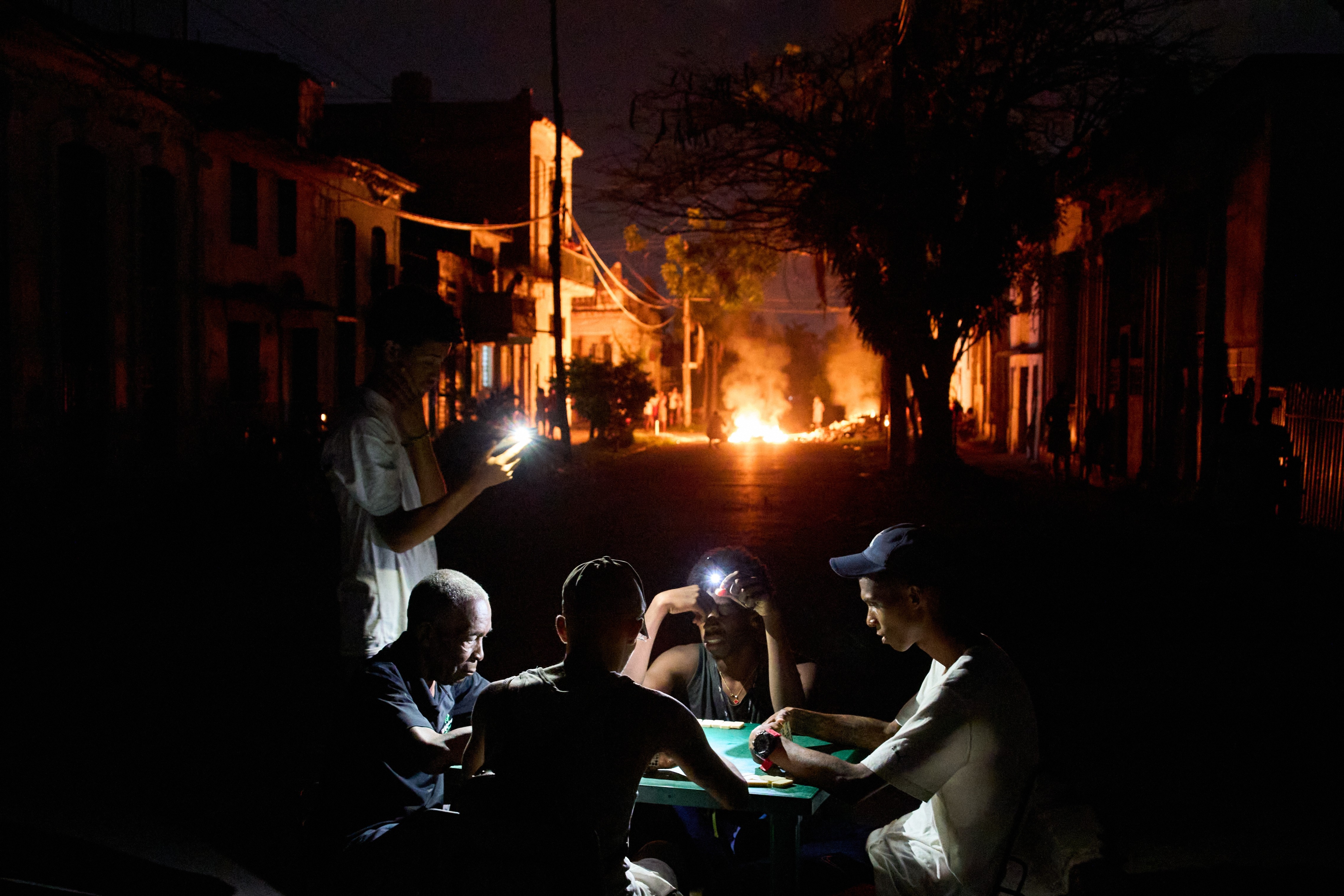 En medio de la crisis humanitaria, los cacerolazos en Cuba resonaron durante una nueva noche de protestas
