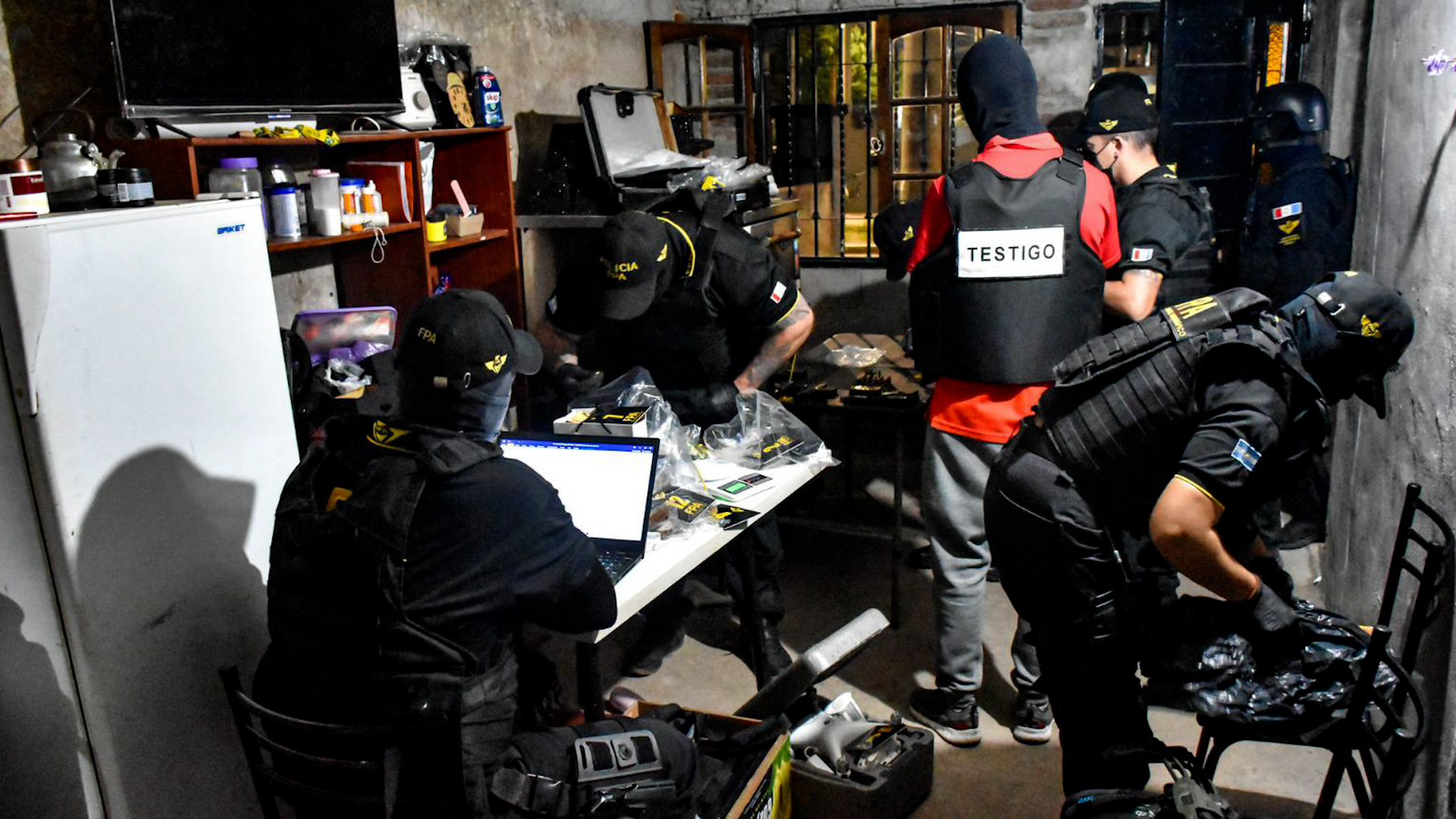 El Congreso busca prohibir los celulares en c&aacute;rceles tras la extorsi&oacute;n que deriv&oacute; en la muerte de un soldado en Olivos