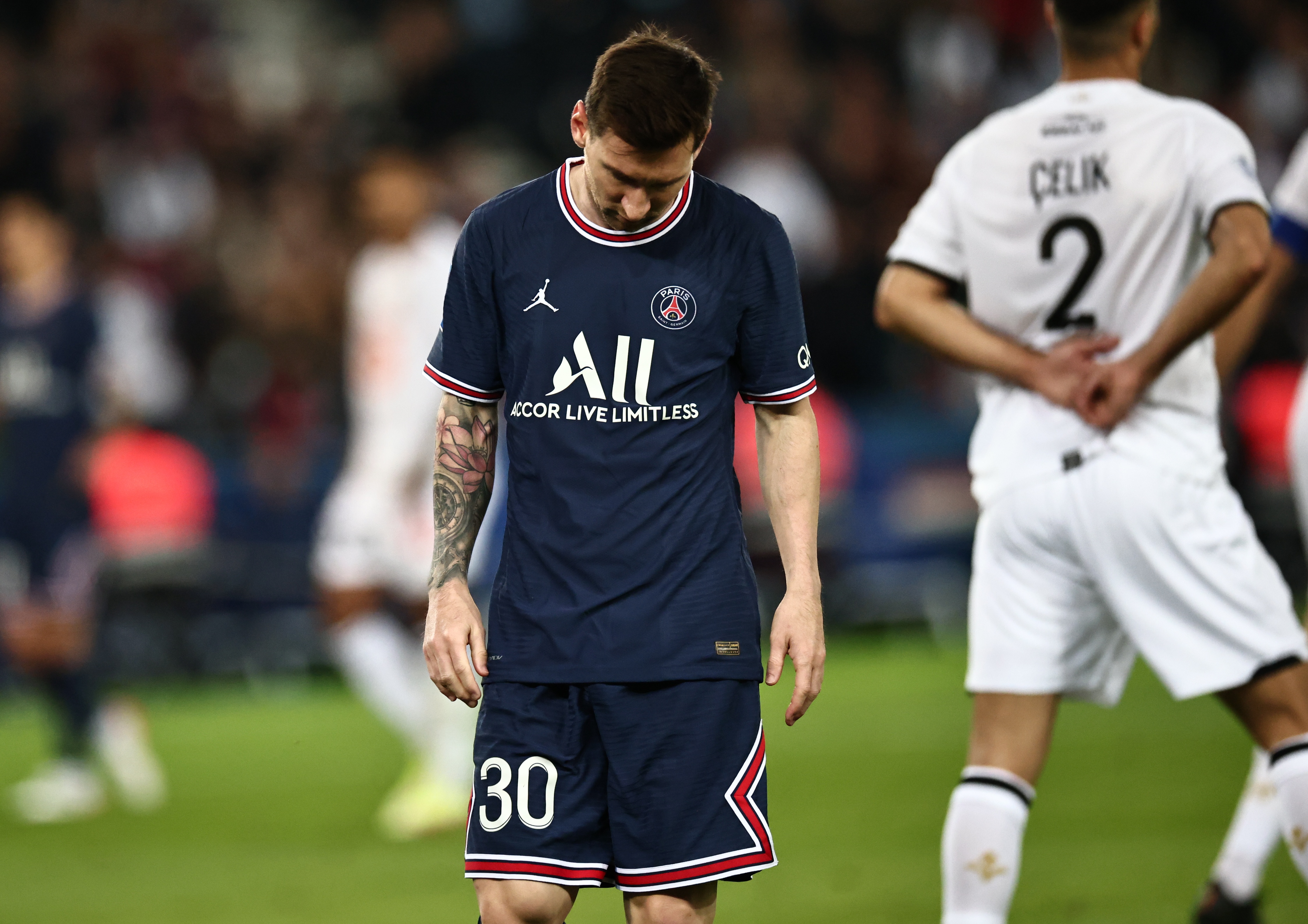 El semblante de Messi ante Lille dejó preocupados a todos (REUTERS/Sarah Meyssonnier)