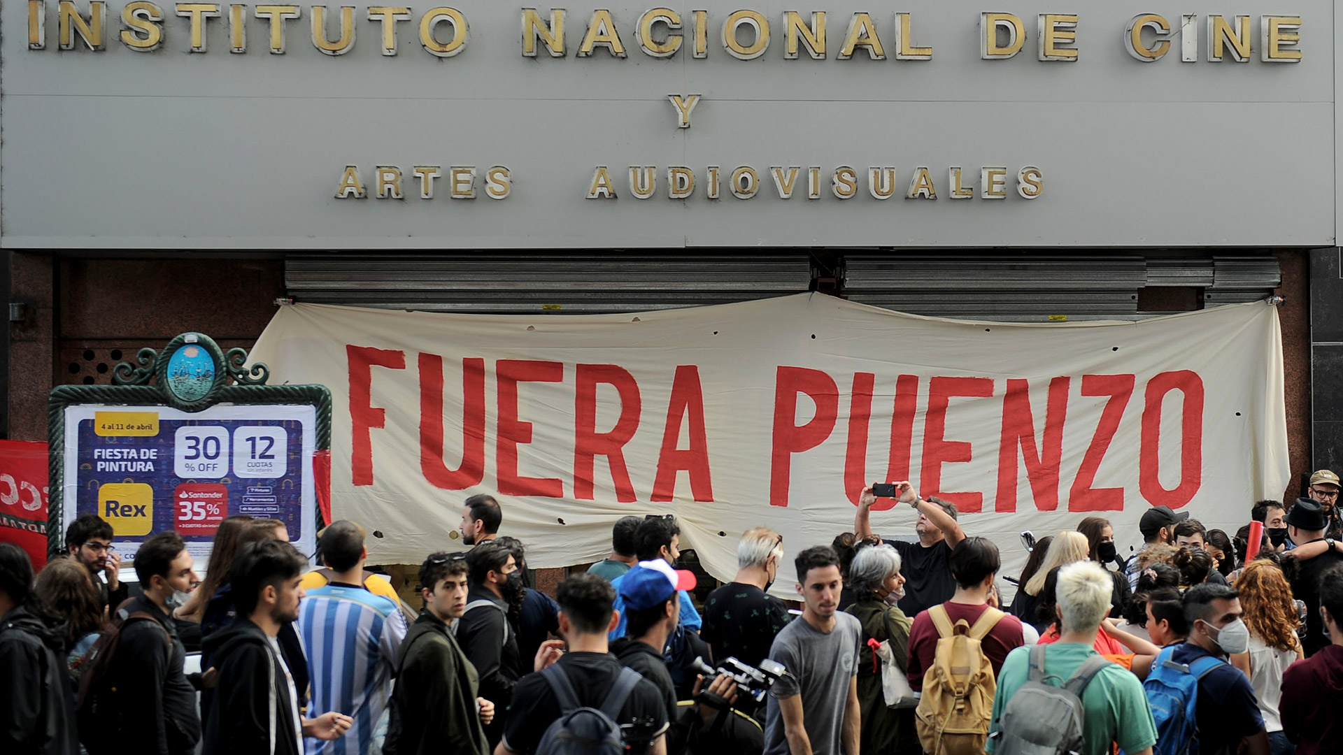 Crisis en INCAA: las razones de la salida de Luis Puenzo y cuál es el  futuro del cine nacional - Infobae