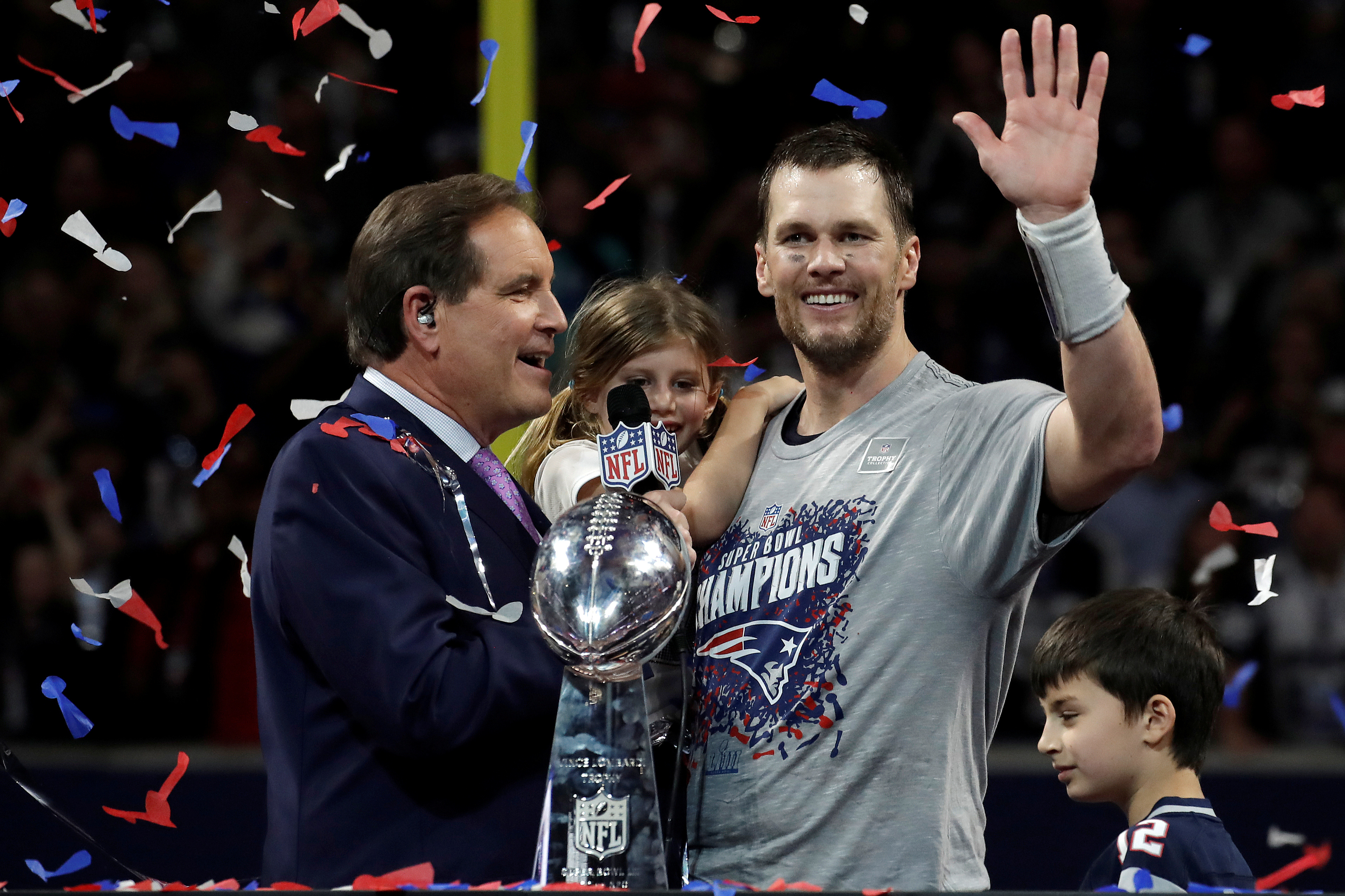 Tom Brady llevó a su hijo a una fiesta posterior al Super Bowl LIII (Foto: REUTERS)