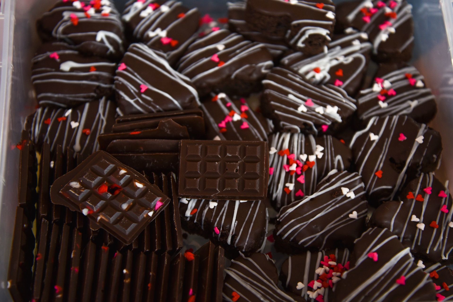 El chocolate puede ir acompañado de alimentos dulces o salados. Pan, especias y clavos de olor son algunas de las posibilidades