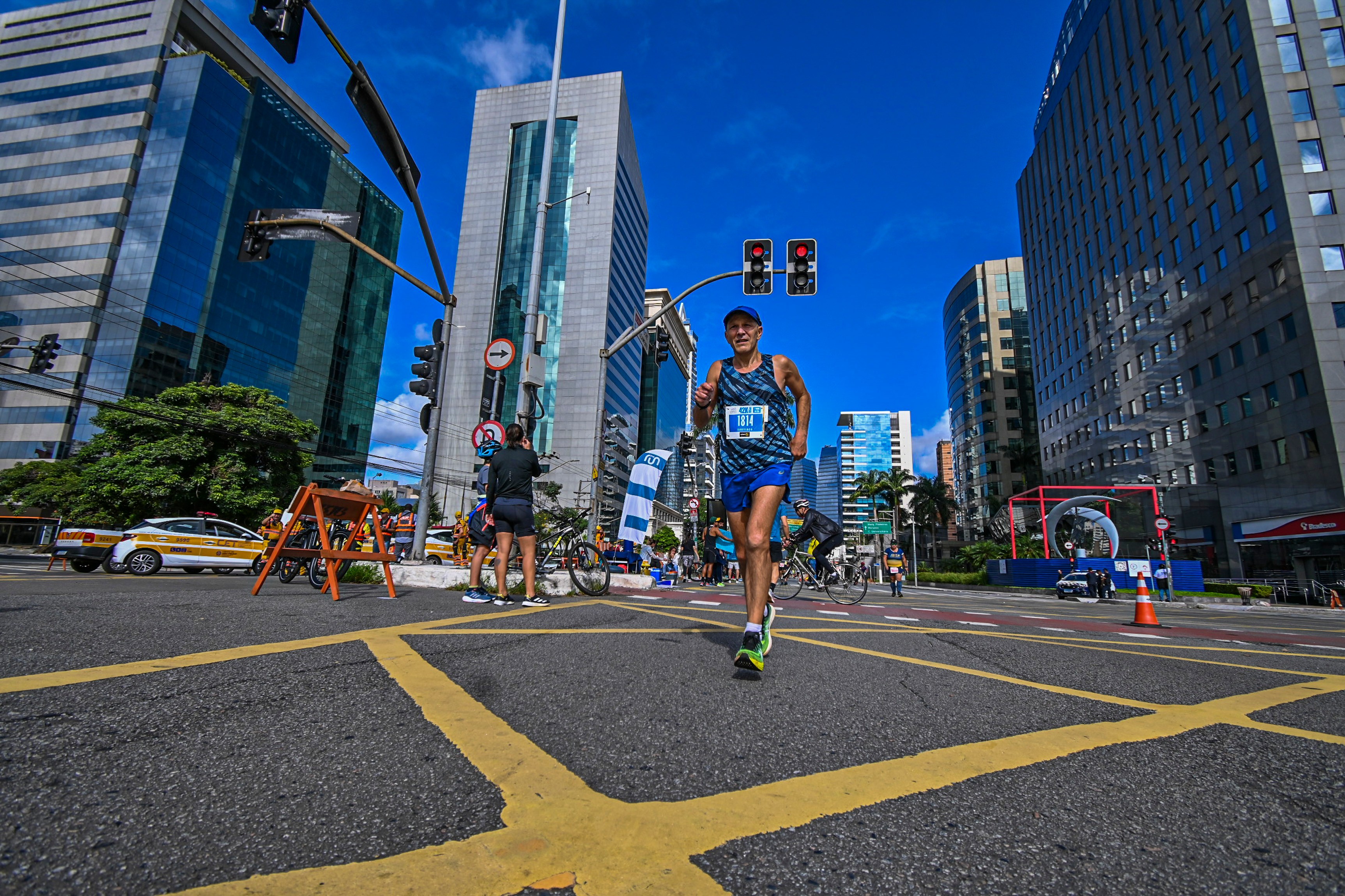 “No hay 42 kilómetros planos en San Pablo”: cómo es el desafío de correr una maratón emblemática 