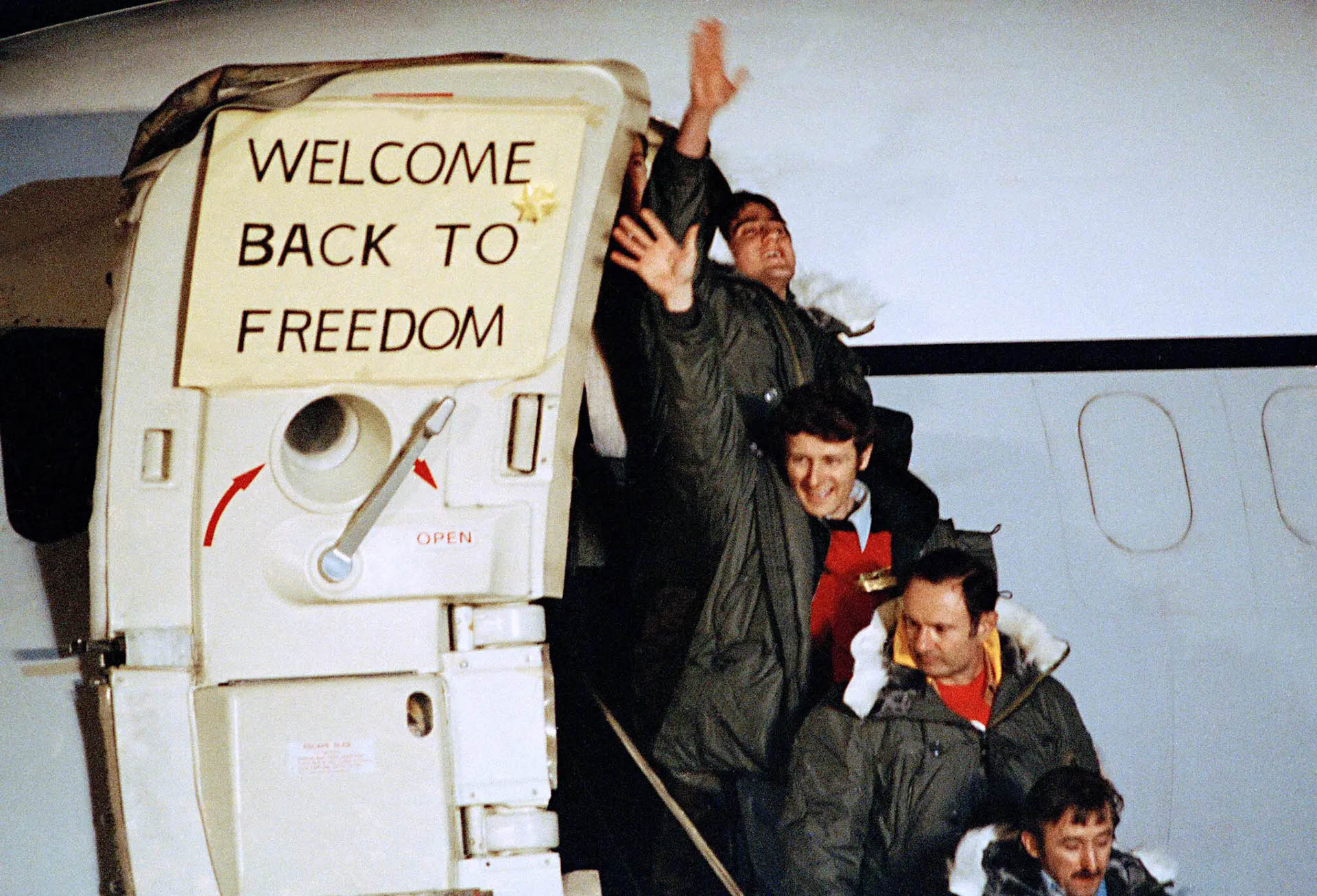 Irán liberó a los rehenes estadounidenses minutos después de que Carter dejara el cargo a mediodía del 20 de enero de 1981.