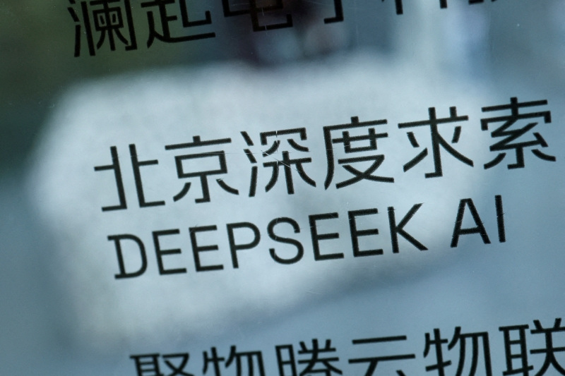 China extendió a las familias las restricciones de viaje para sus principales talentos de inteligencia artificial