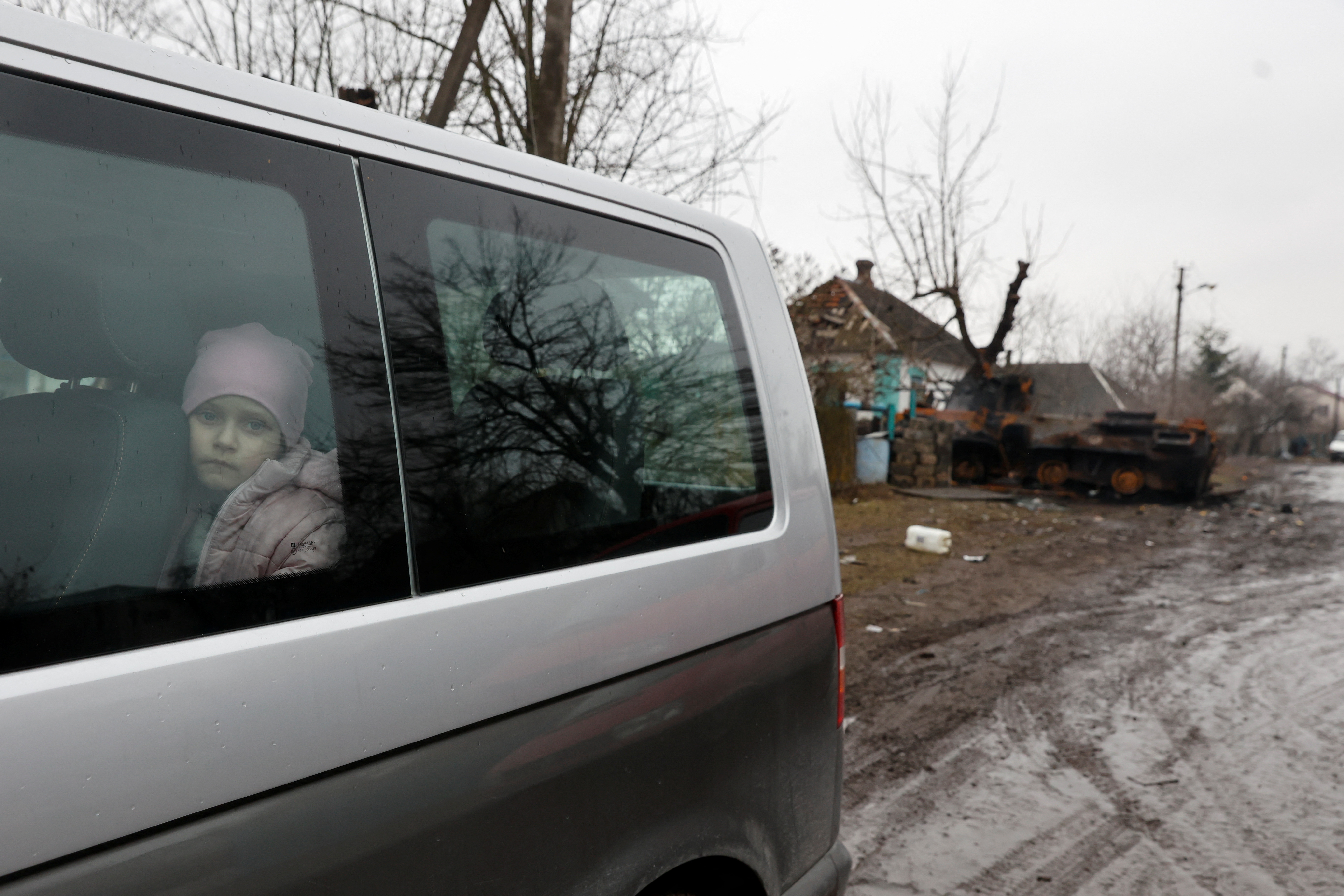 Evacuaciones en Chernihiv (REUTERS/Serhii Nuzhnenko)