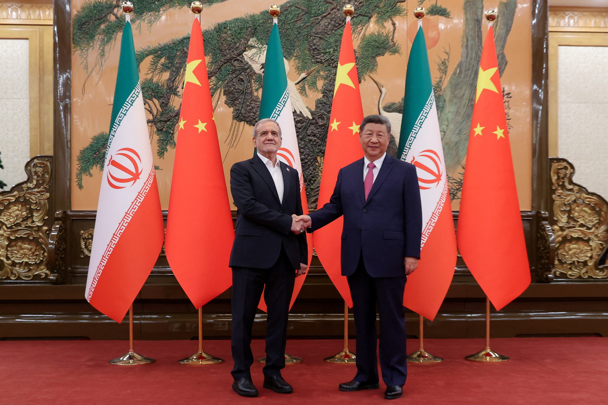 China respaldó al régimen de Irán, su mayor proveedor de petróleo: 