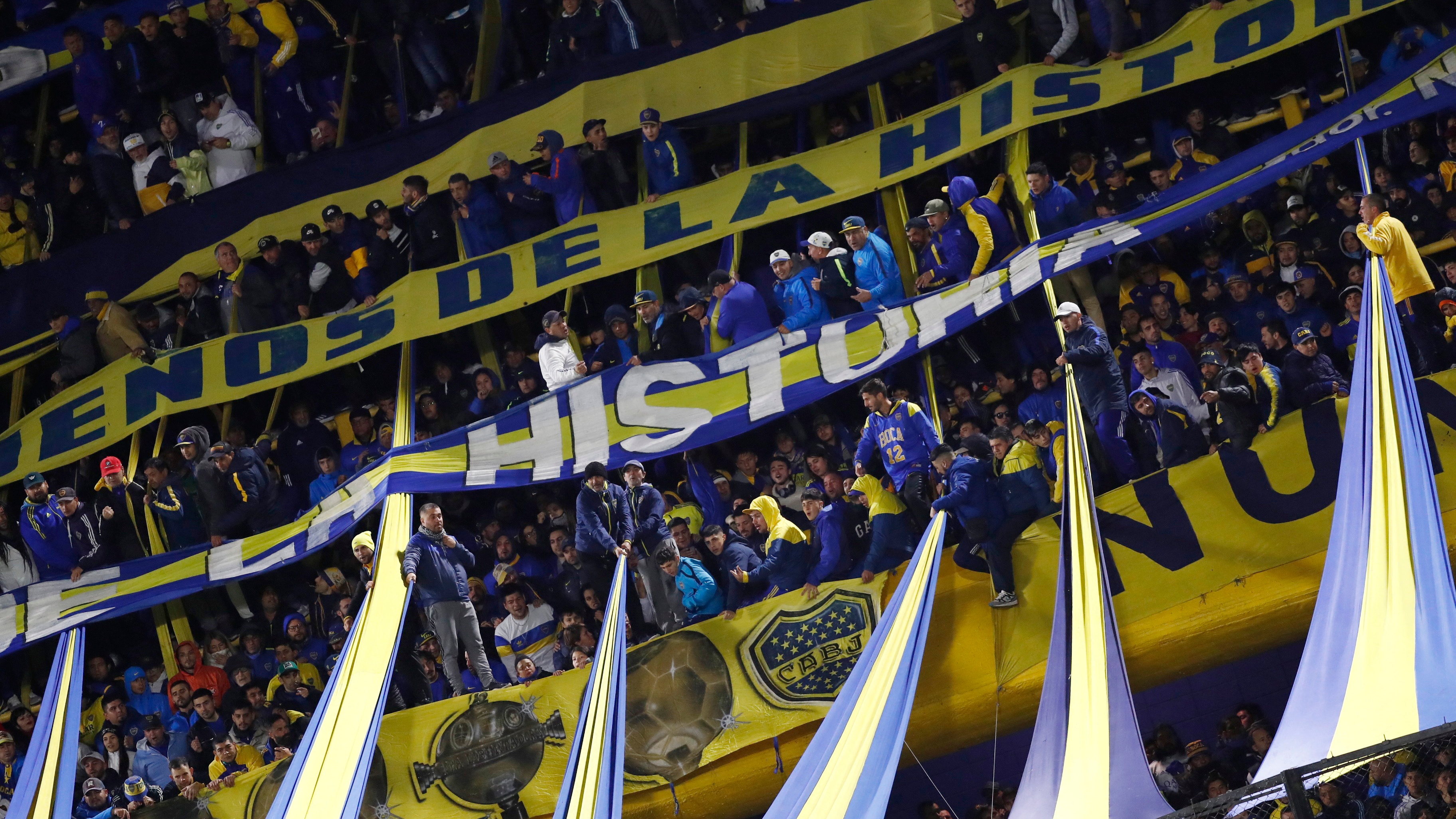 Los hinchas de Boca empujaron al equipo, pero se quedaron con sabor amargo (REUTERS/Agustin Marcarian)