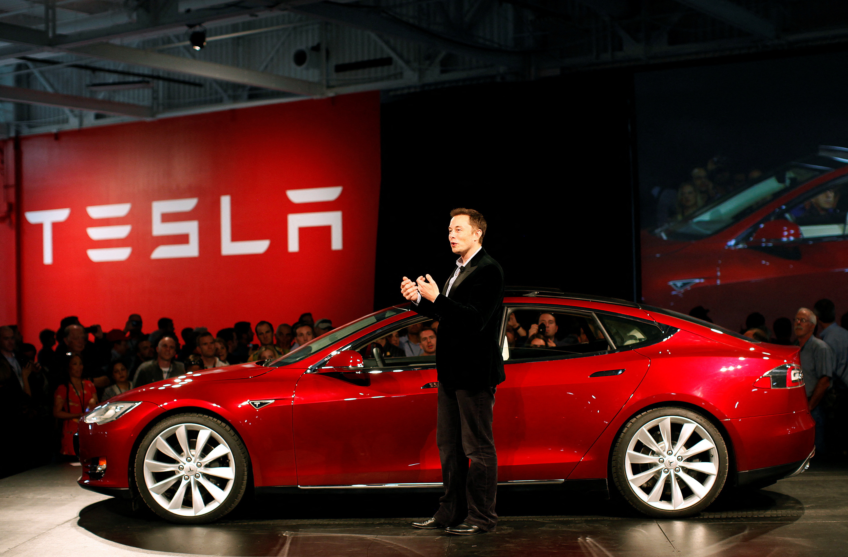 Elon Musk und Tesla galten zwischen 2012 und Juni 2022 als die innovativsten Elektroautos. REUTERS/Stephen Lam/File Photo