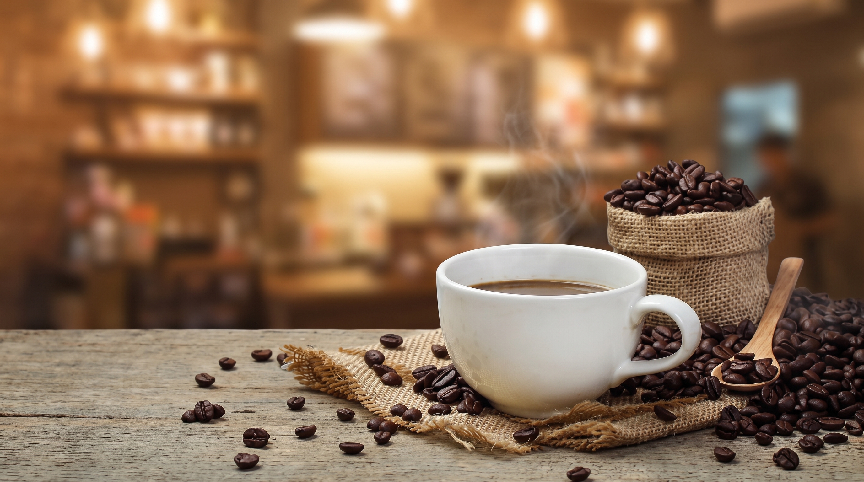 Una tradicional cafeter&iacute;a porte&ntilde;a entr&oacute; en concurso: cerr&oacute; locales, despidi&oacute; empleados y enfrenta una deuda de $1.500 millones