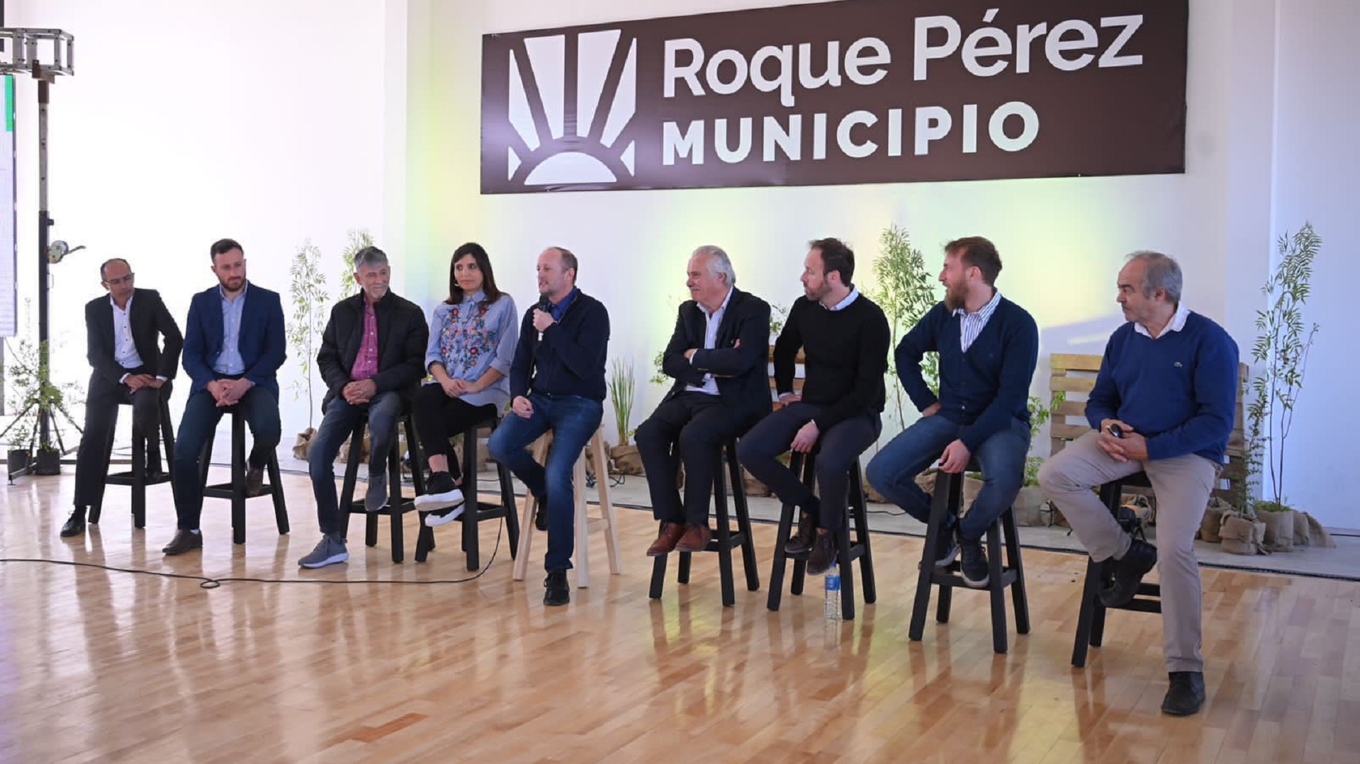 Martín Insaurralde firmó convenios para implementar políticas ambientales en distritos de la séptima sección