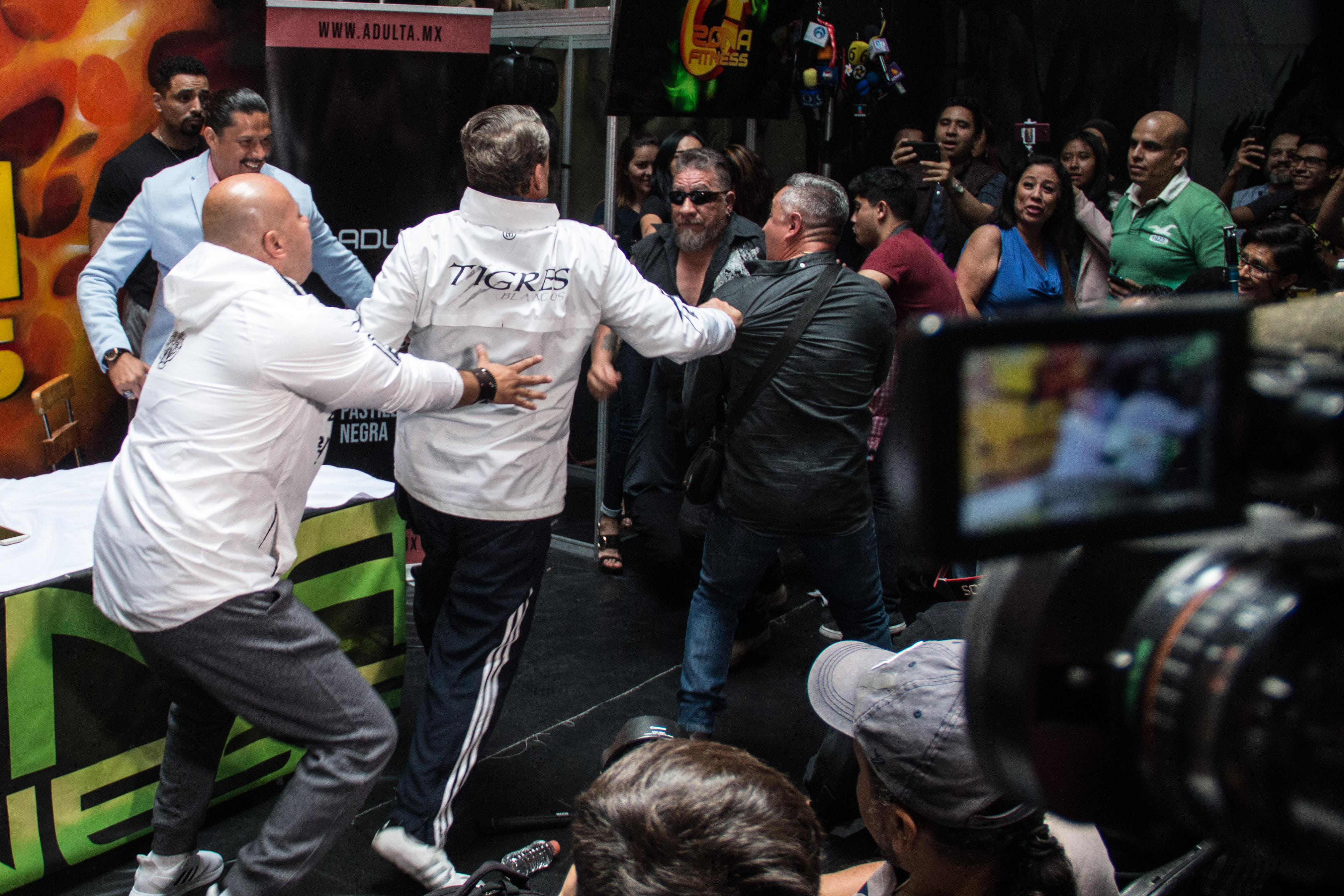 En julio de 2019, Adame y Carlos Trejo protagonizaron una pelea en plena conferencia de prensa (Cuartoscuro)