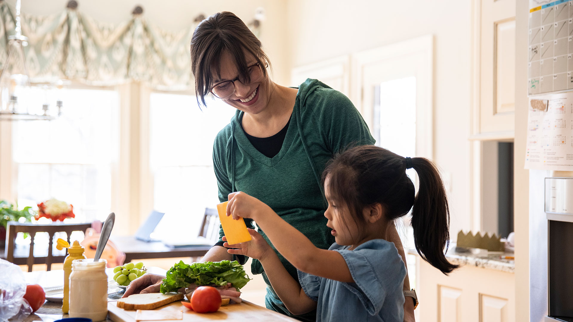 Los buenos hábitos alimenticios que se enseñan desde la infancia serán más fácil de mantener en el tiempo (Getty)