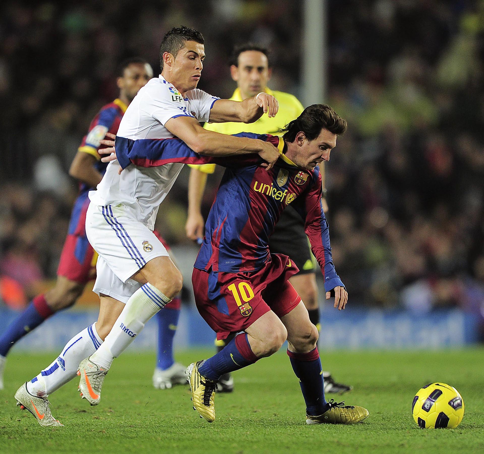 Messi vs Ronaldo 2012