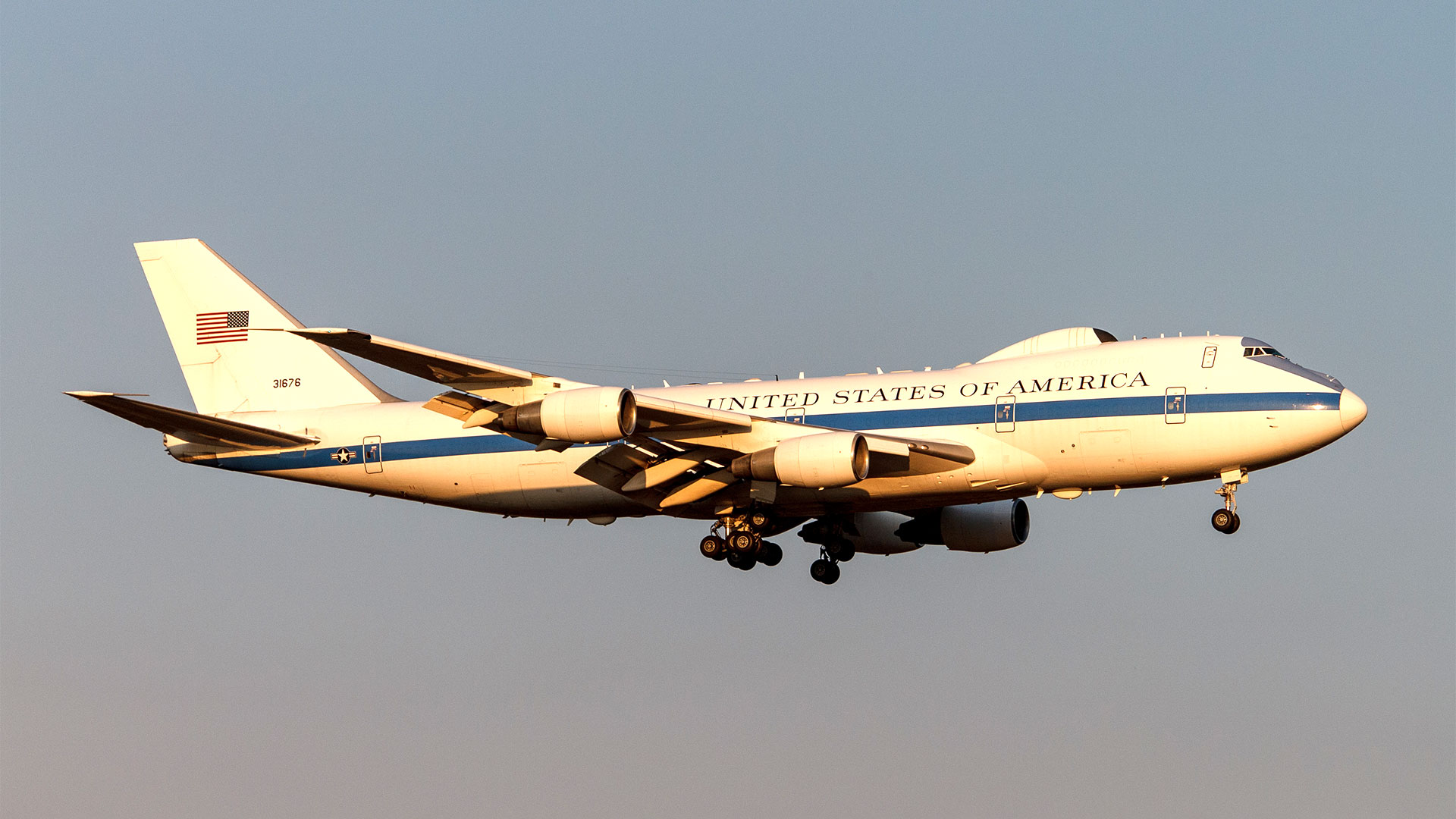 Boeing E-4 in full flight.  (Creative Commons)