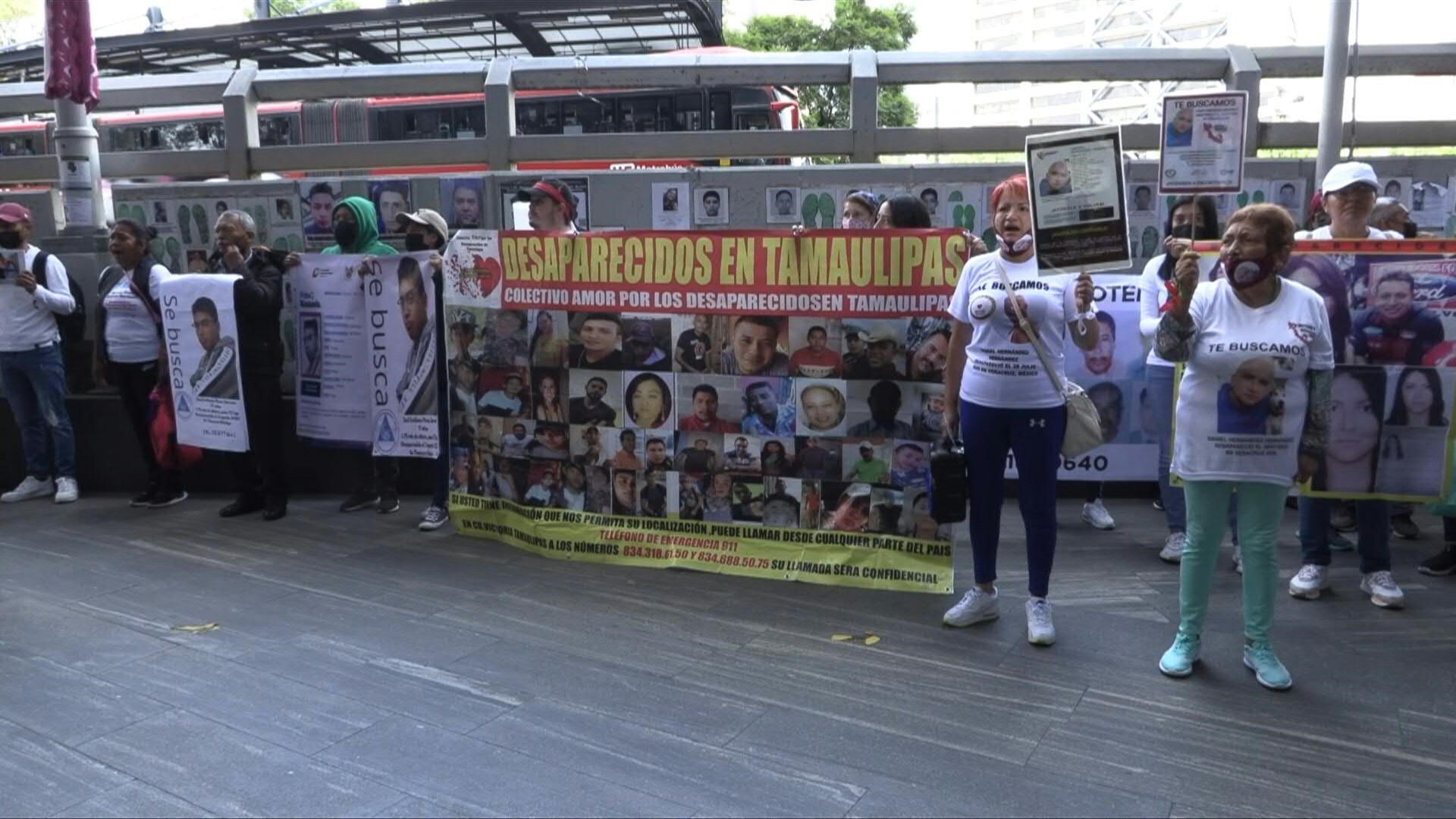Familiares de desaparecidos en México marcharon el martes denunciando ineficacia de las autoridades para hallar a sus seres queridos, durante la conmemoración del día internacional de las víctimas de desaparición forzada, un crimen que impacta seriamente al país.
