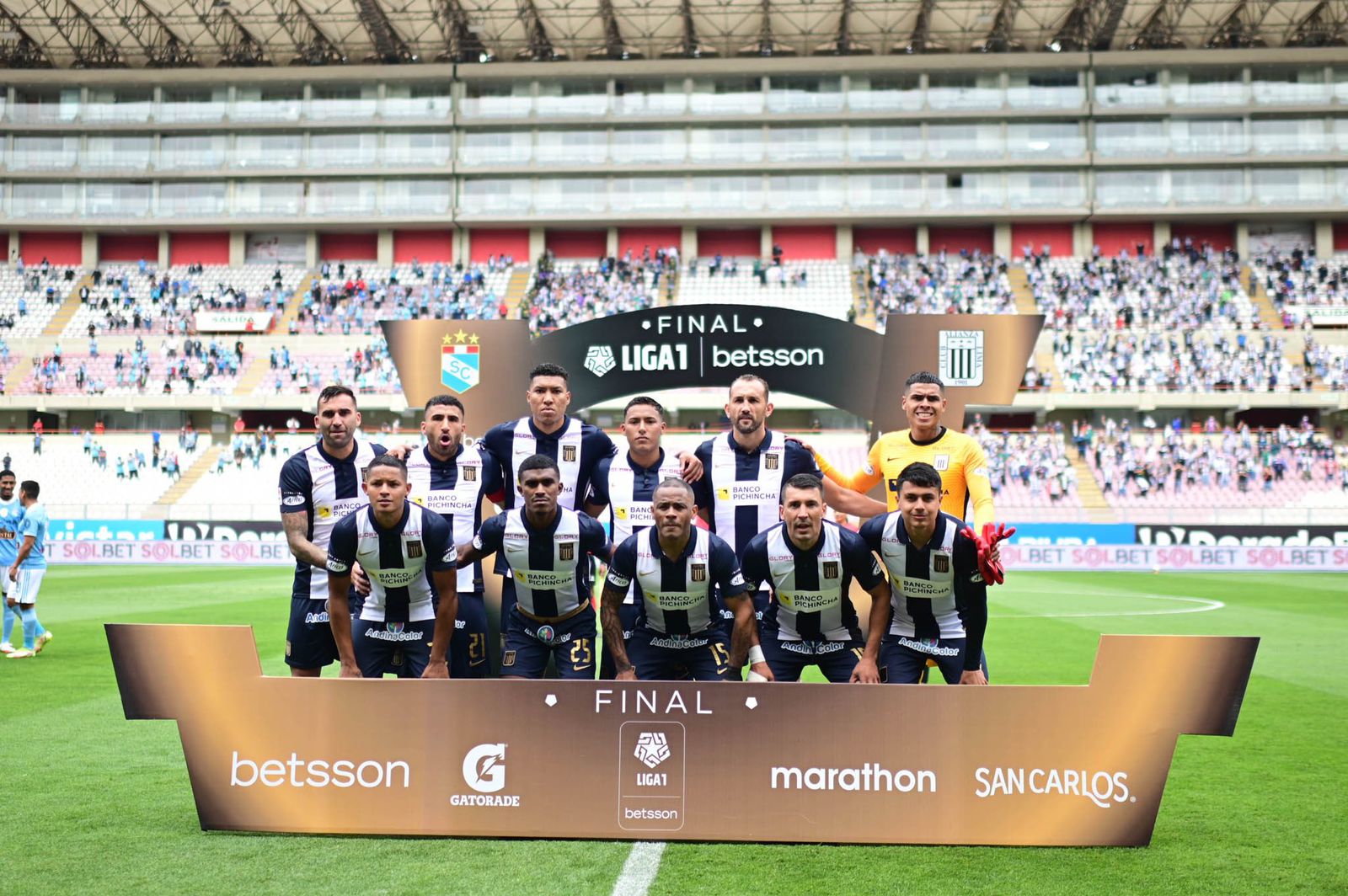 Alianza Lima venció con gol de Barcos a Sporting Cristal en la primera final l Foto: Liga 1