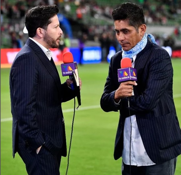 Actualmente Jorge Campos es comentarista deportivo de TV Azteca (Foto: Instagram/@carloslguerrero)