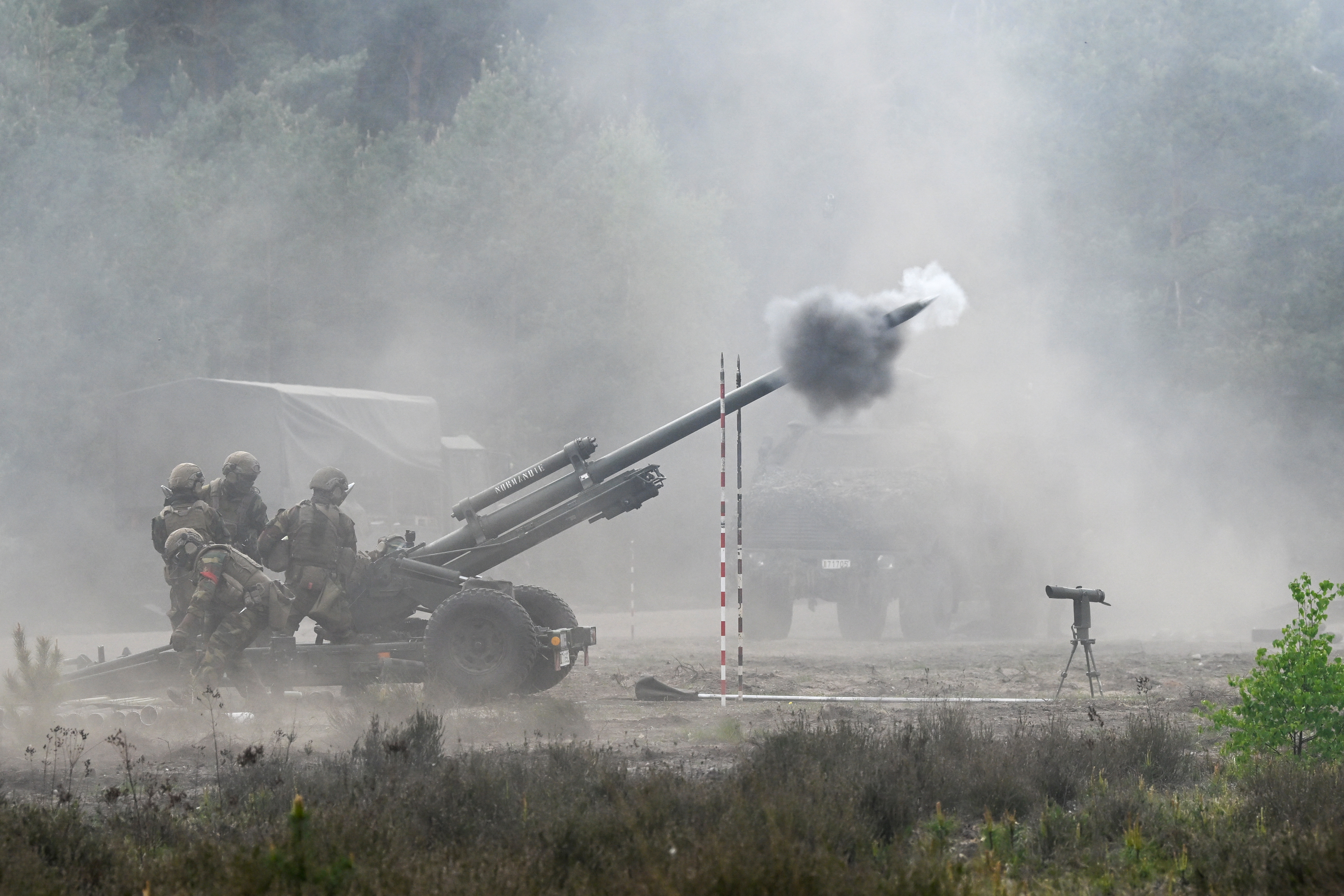 Soldados disparan durante los ejercicios de la OTAN en Alemania (REUTERS/Fabian Bimmer)