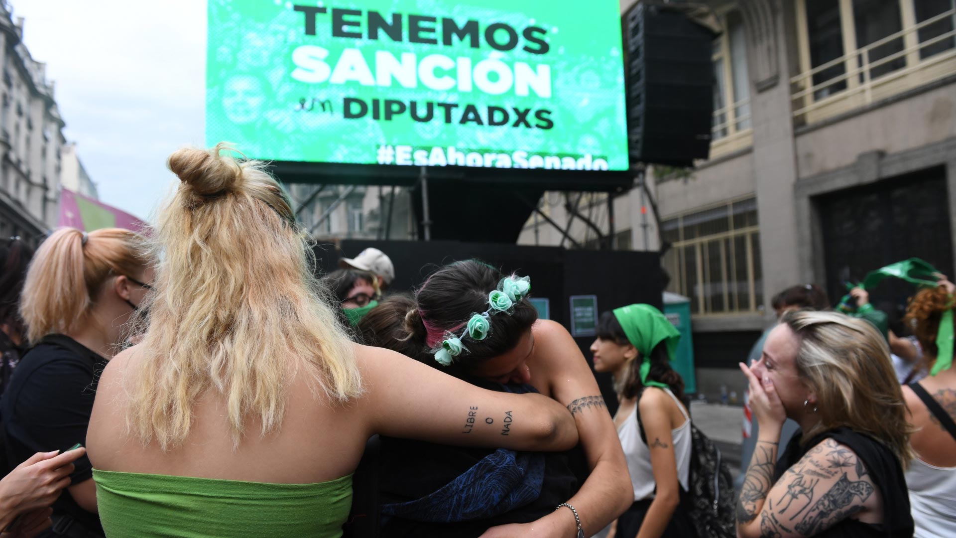 Varias veces el presidente del cuerpo, Sergio Massa, pidió respetar los tiempos acordados: 5 minutos por cada diputado y diputada. Los excesos fueron extendiendo el debate y postergando la hora de votación.