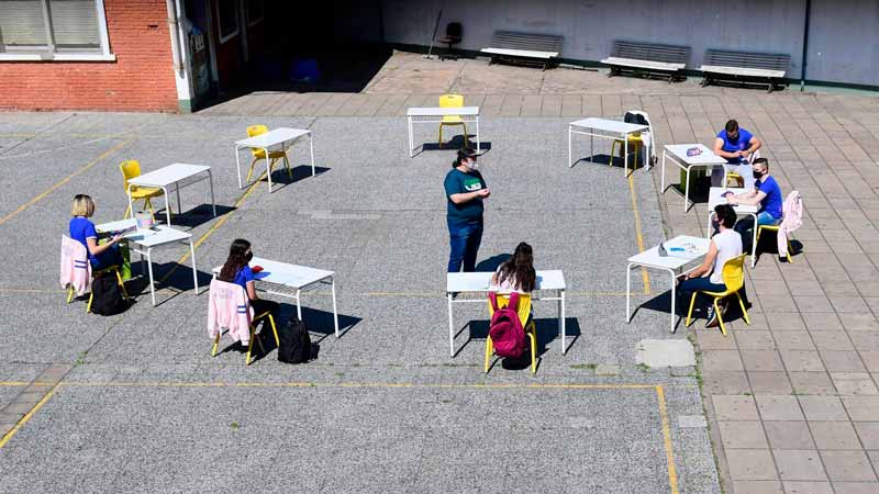 En los colegios de Uruguay se decidió que las clases fueran al aire libre (Foto: Archivo)
