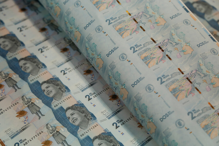 Posible corrupción en la impresión de billetes en Colombia: proveedor suizo de las tintas fue multado por pagar sobornos