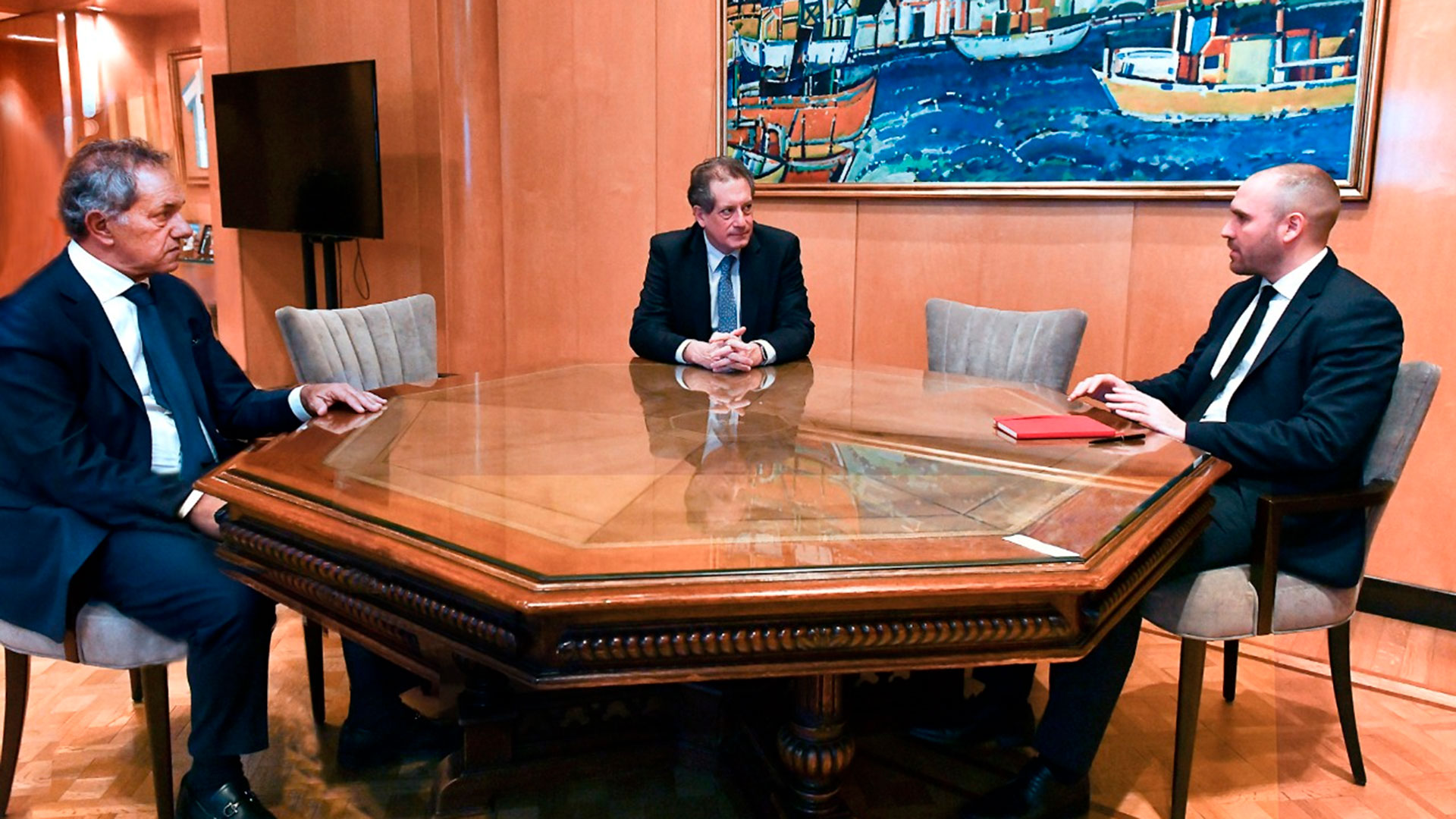 El primer encuentro político que tuvo Scioli en su desembarco en el Gobierno fue con Martín Guzmán y Miguel Pesce 