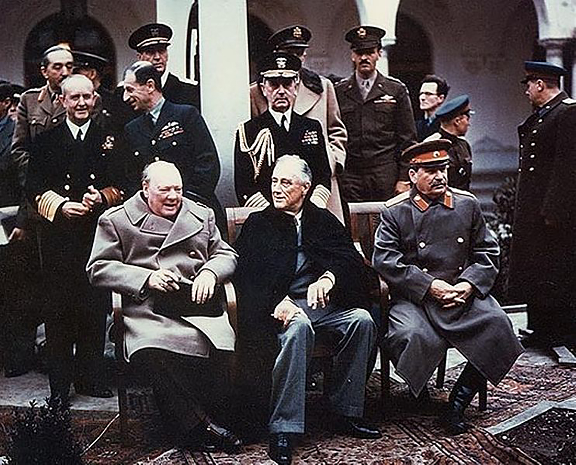 Cumbre entre Franklin D. Roosevelt, Joseph Stalin y Winston Churchill en Yalta, en 1945. El paso previo a la decisión de juzgar a los nazis