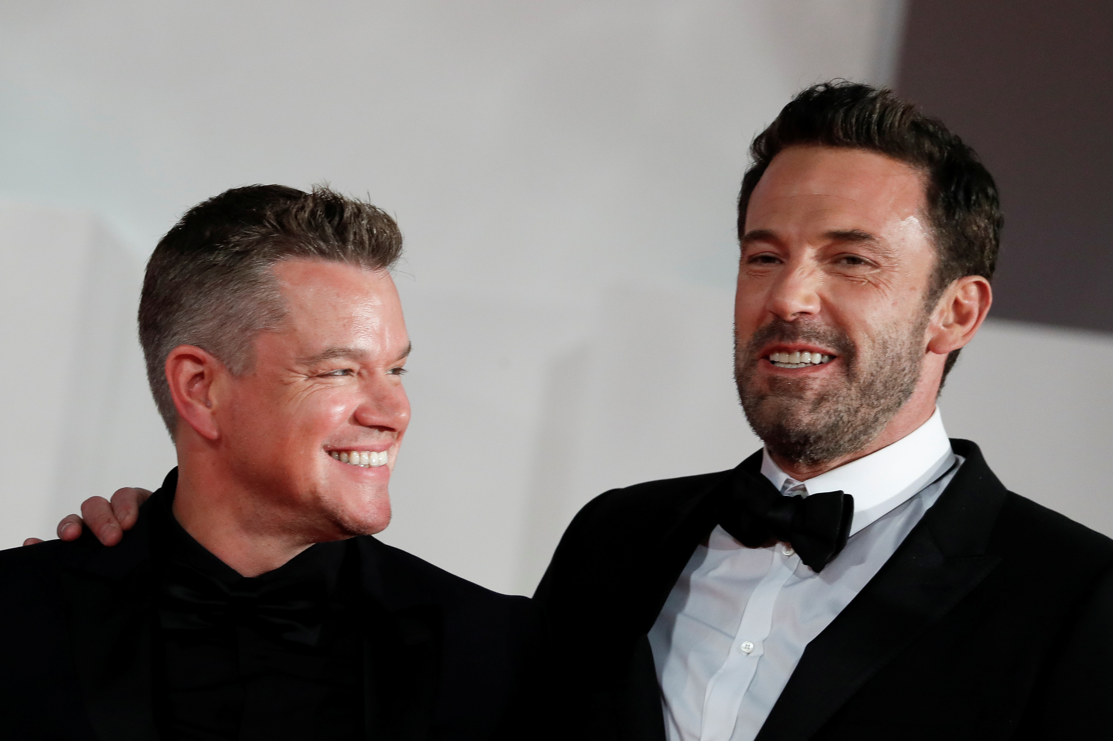 Desde jóvenes, Matt Damon y Ben Affleck desarrollaron una amistad que los llevó a lo más alto de Hollywood, pero los sacrificios fueron muchos. Foto: REUTERS/Yara Nardi