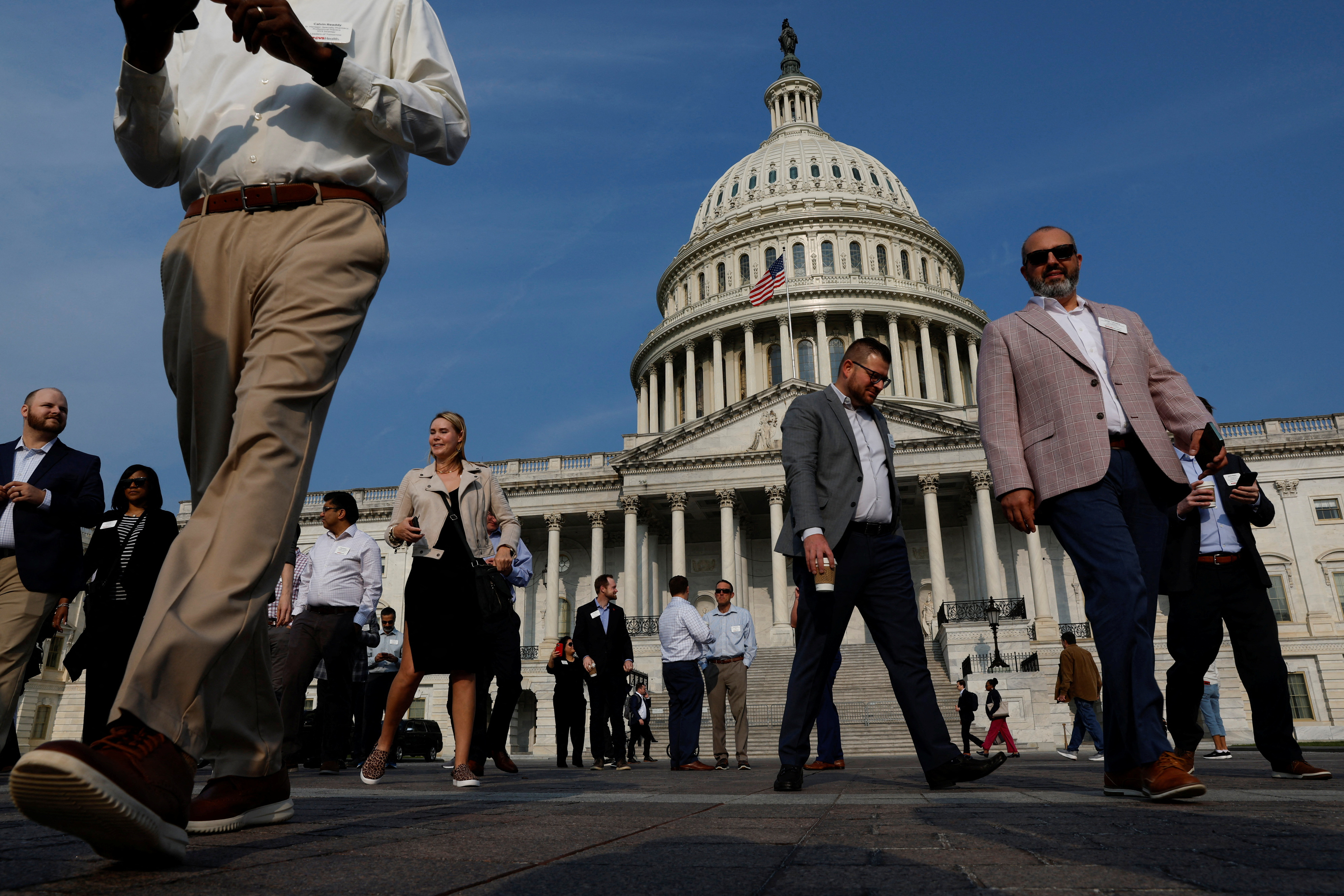 El Capitolio de EEUU entró en un pequeño receso hasta el martes, mientras continúan las negociaciones por el techo de la deuda (REUTERS/Jonathan Ernst)