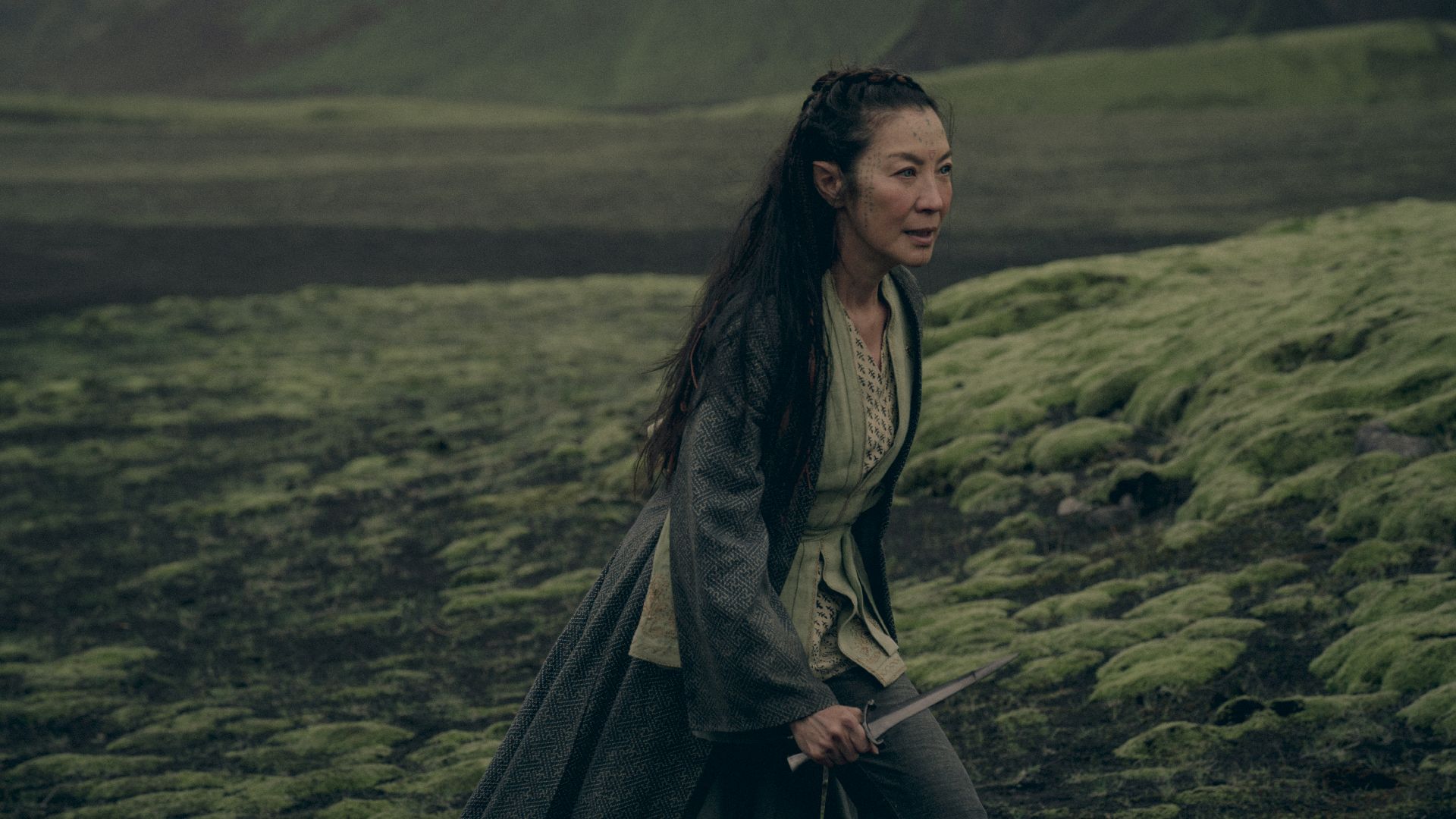 Michelle Yeoh integró el elenco principal de la miniserie "The Witcher: el origen de la sangre". (Netflix)