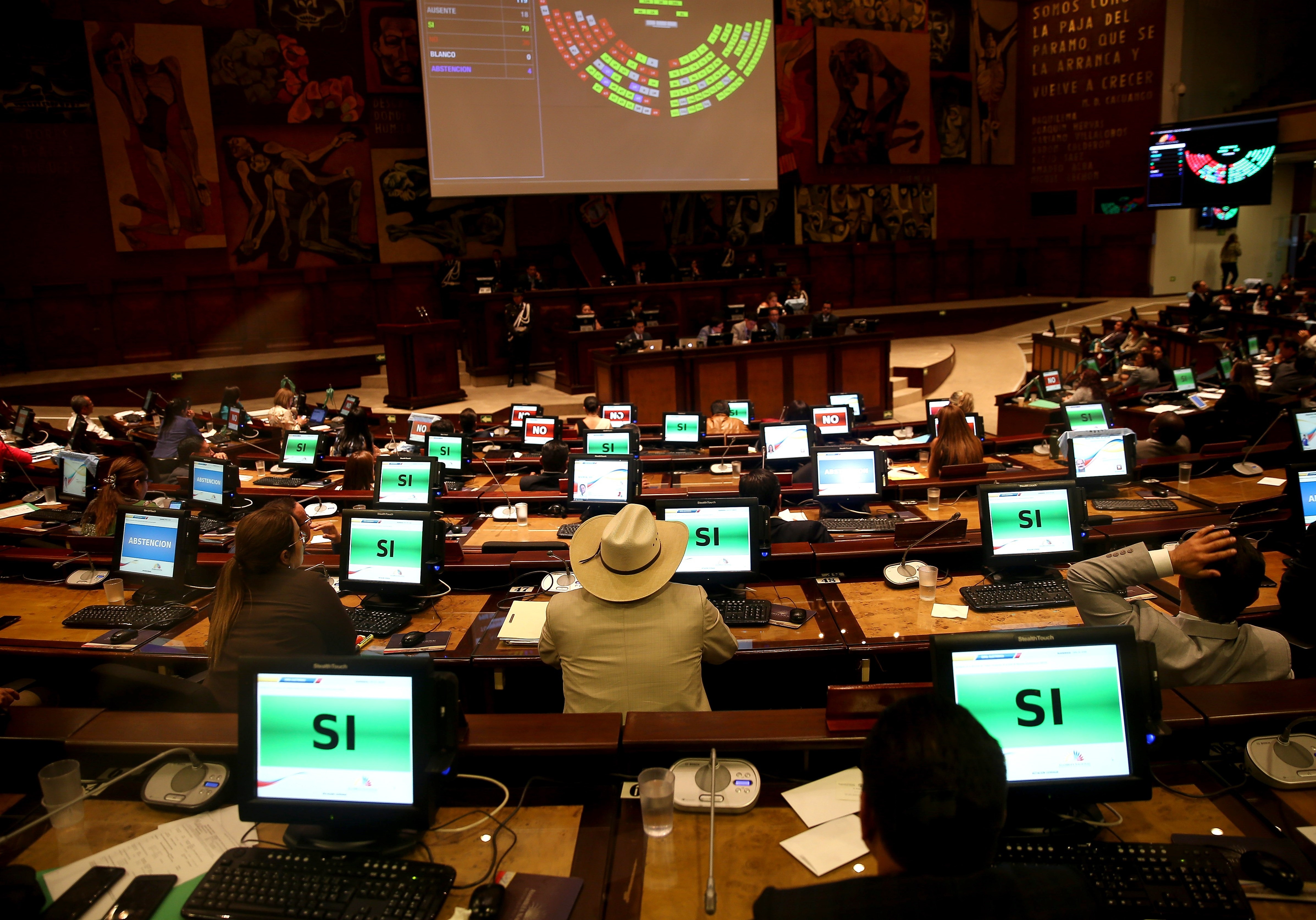 Para recibir la aministía, Patiño necesitará 91 de 137 votos a su favor. (EFE/José Jácome/Archivo)
