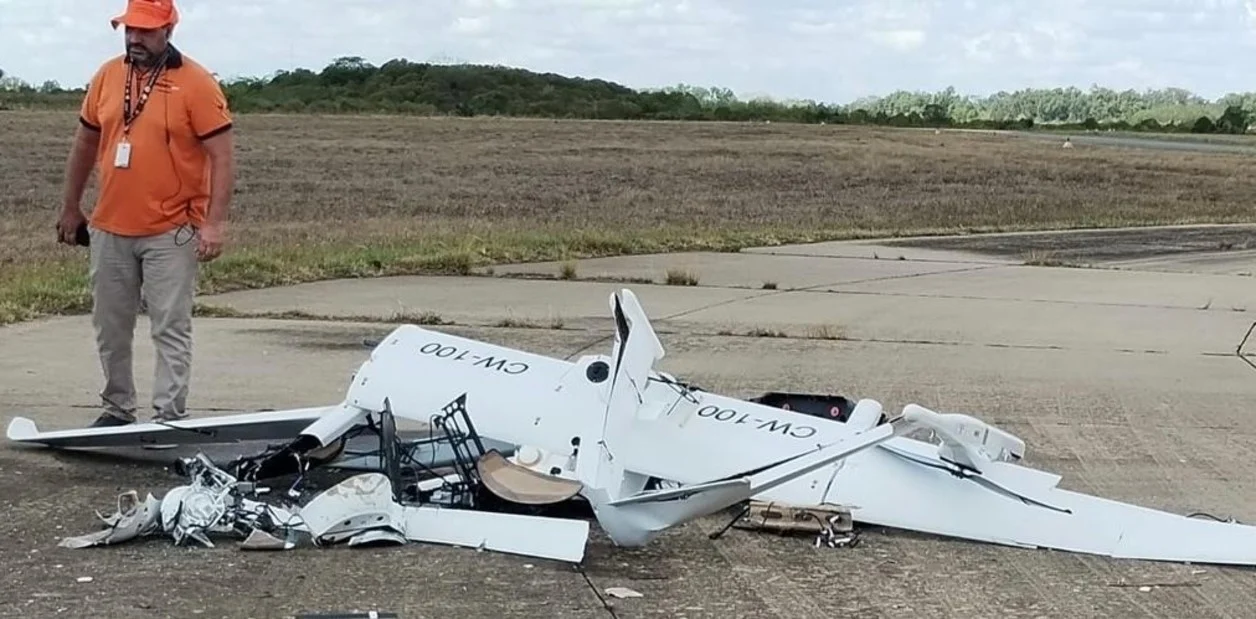 Uno de los 10 drones que el gobierno bonaerense compró por casi 7 millones de dólares se cayó durante el vuelo de prueba