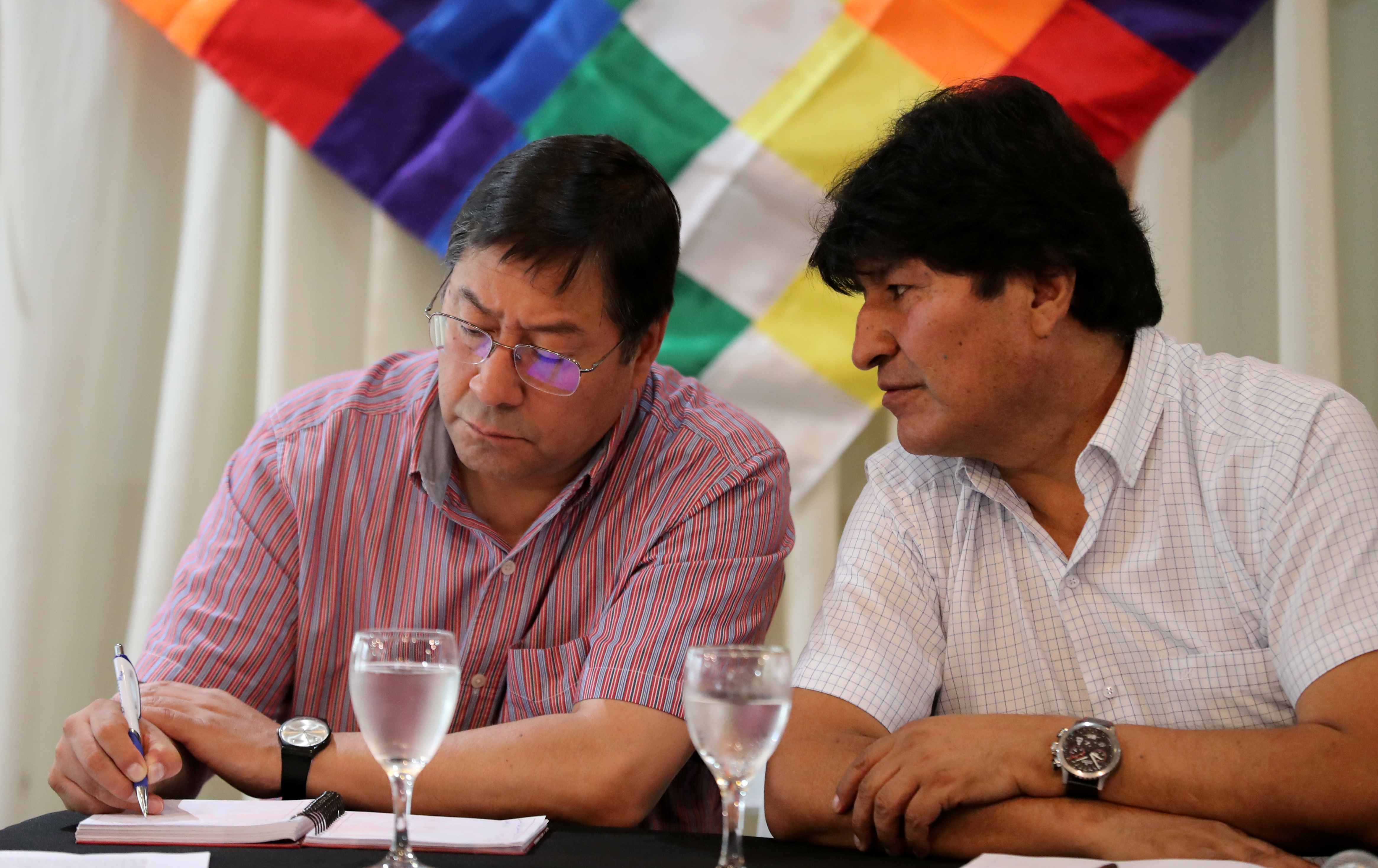 El presidente de Bolivia, Luis Arce y el ex mandatario Evo Morales 