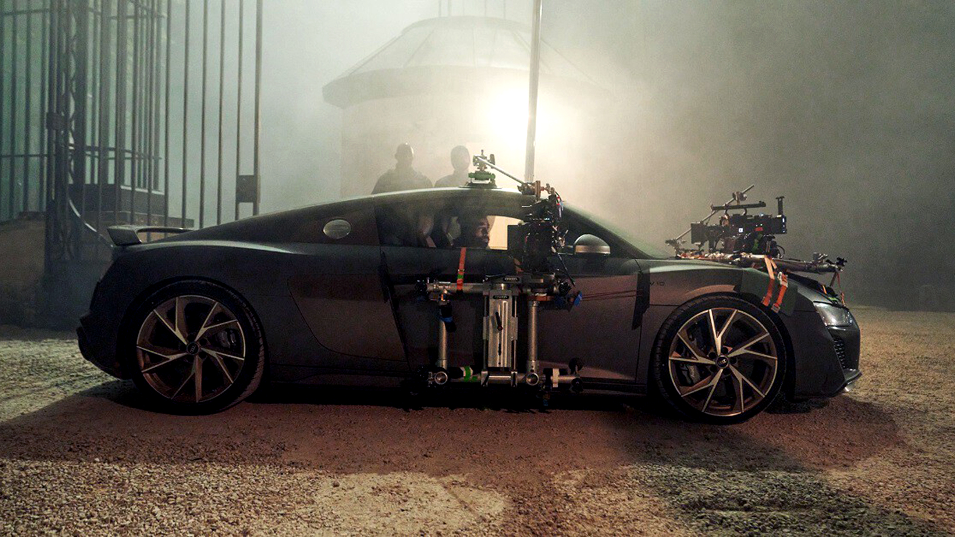 Un Audi R8 cupé con todas las cámaras montadas para manejar con el mayor realismo posible