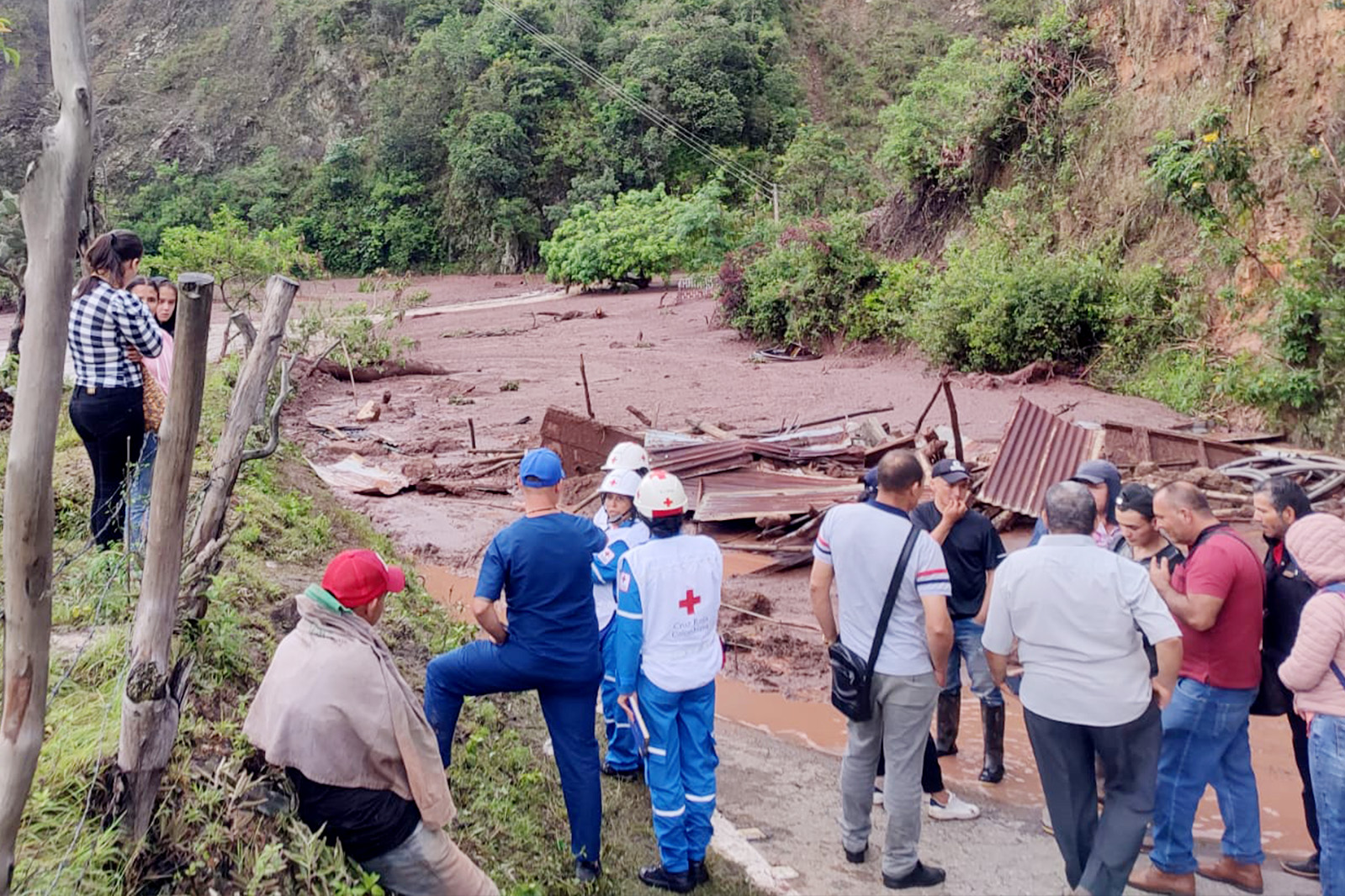 The Colombian Red Cross Section of Norte de Santander allocated humanitarian aid to 100 families in Villa Caro.  Courtesy: Facebook Colombian Red Cross Sectional Norte de Santander.