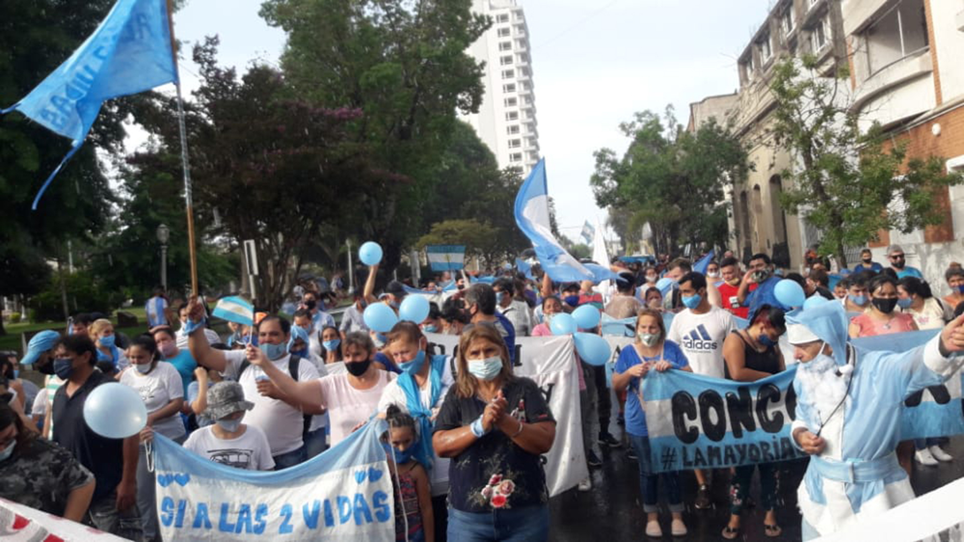 La gente salió a marchar por las calles de Concordia en contra de la ley del aborto