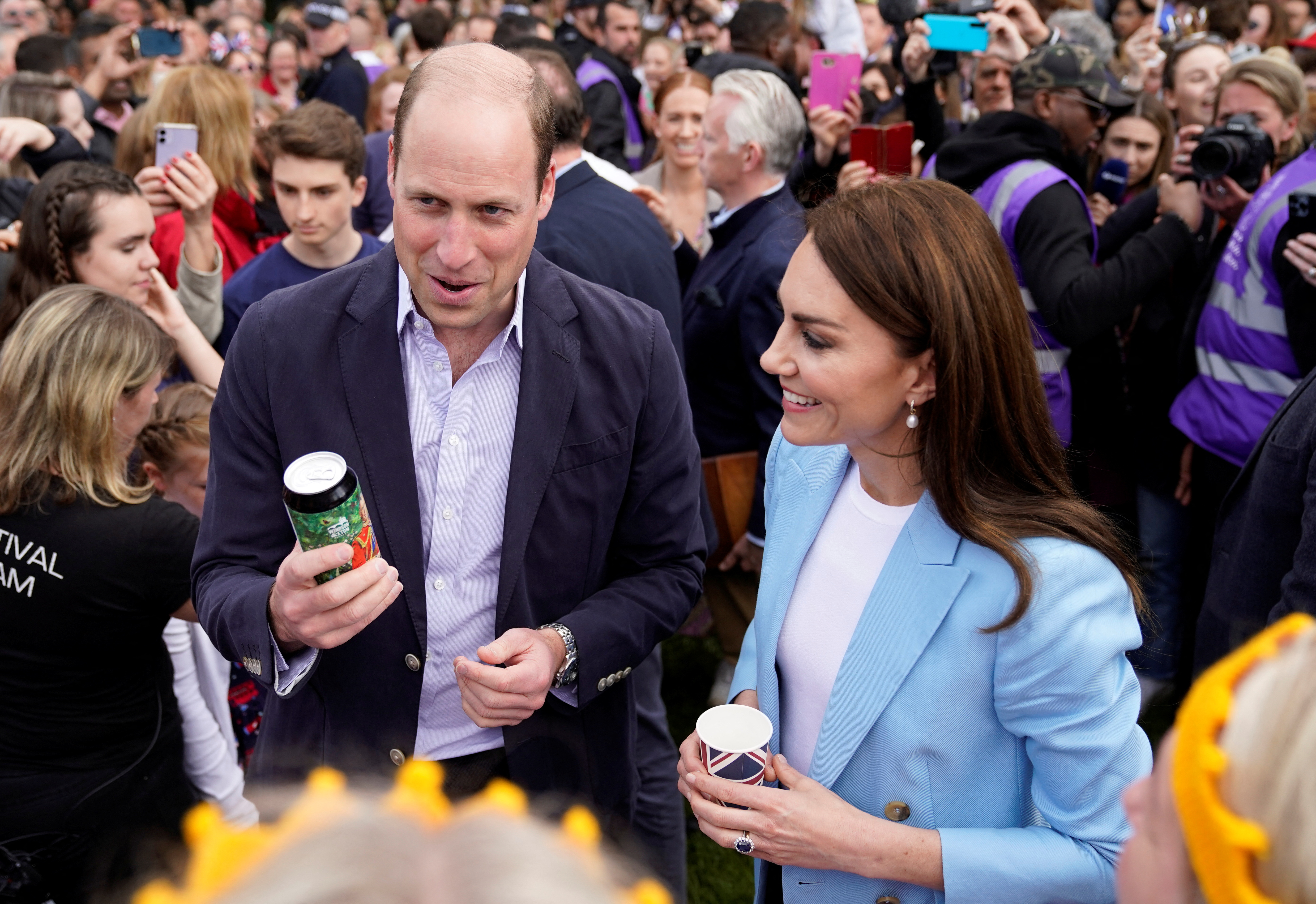 La Familia Real se unió a las fiestas callejeras en honor a la coronación del rey Carlos III