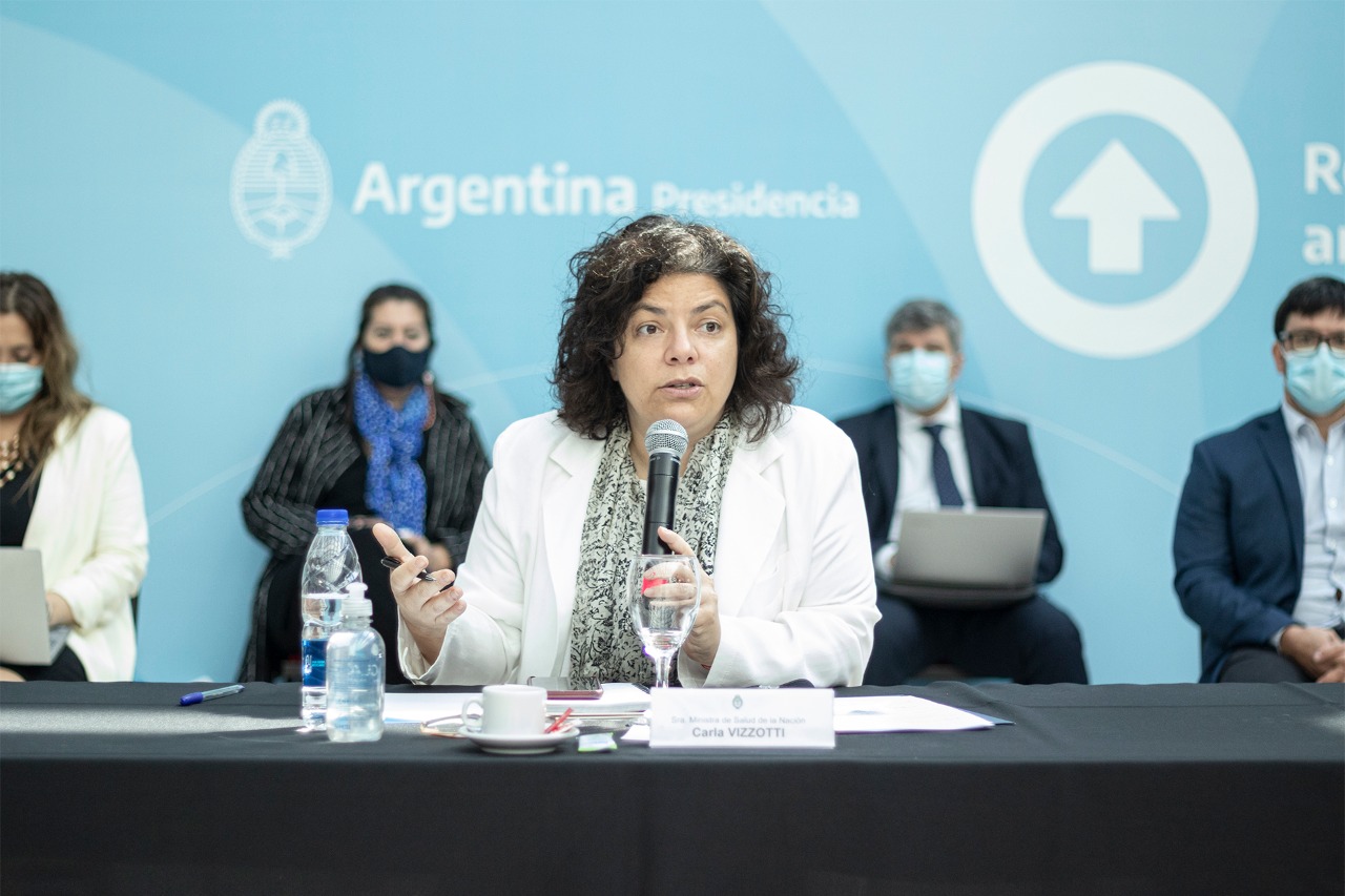 La ministra de Salud, Carla Vizzotti, se refirió a las medidas nuevas para enfrentar la segunda ola de coronavirus 
