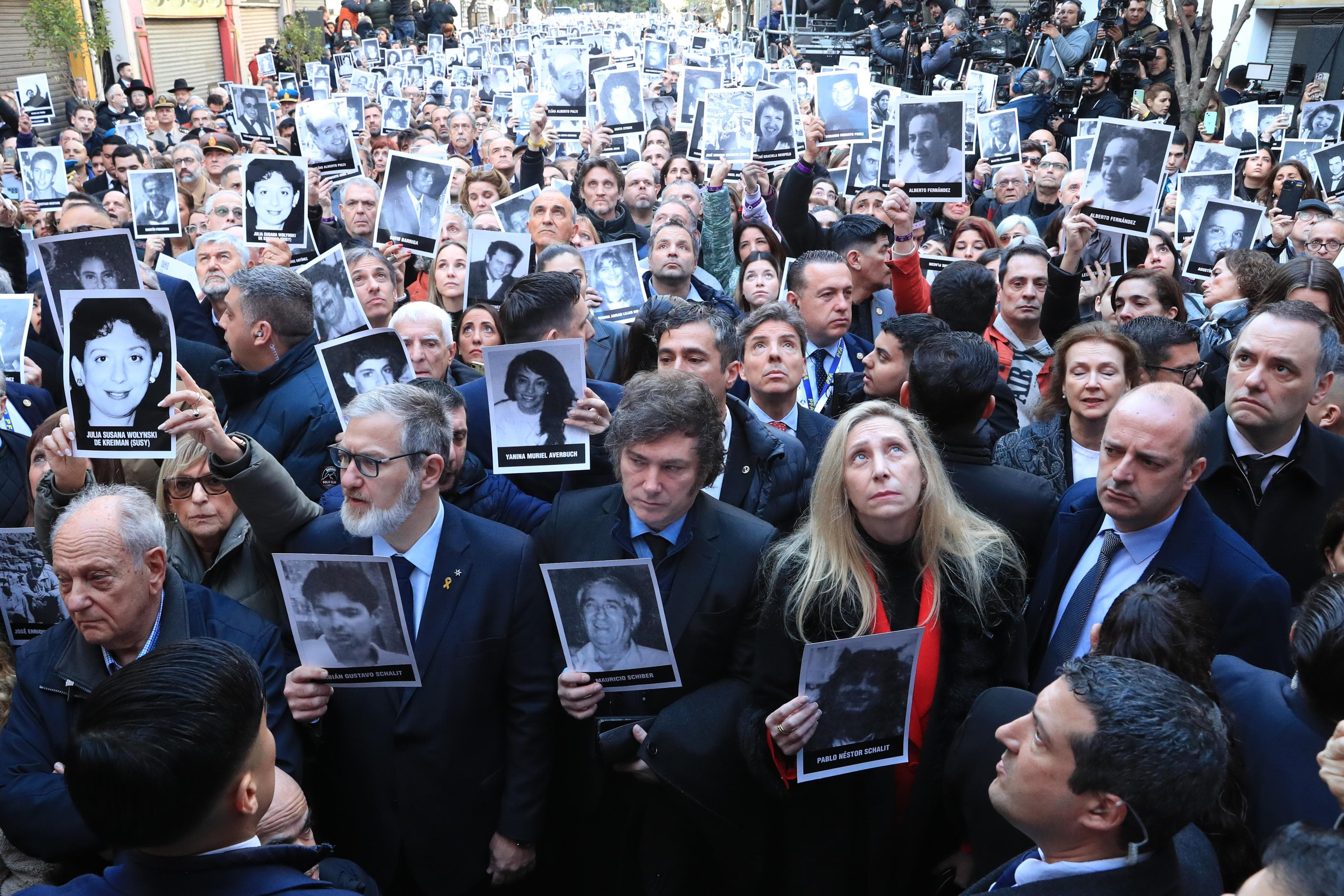 “Bach me conmueve hasta lo más profundo del alma”: El diario de Ana Frank revela su pasión por la música clásica 