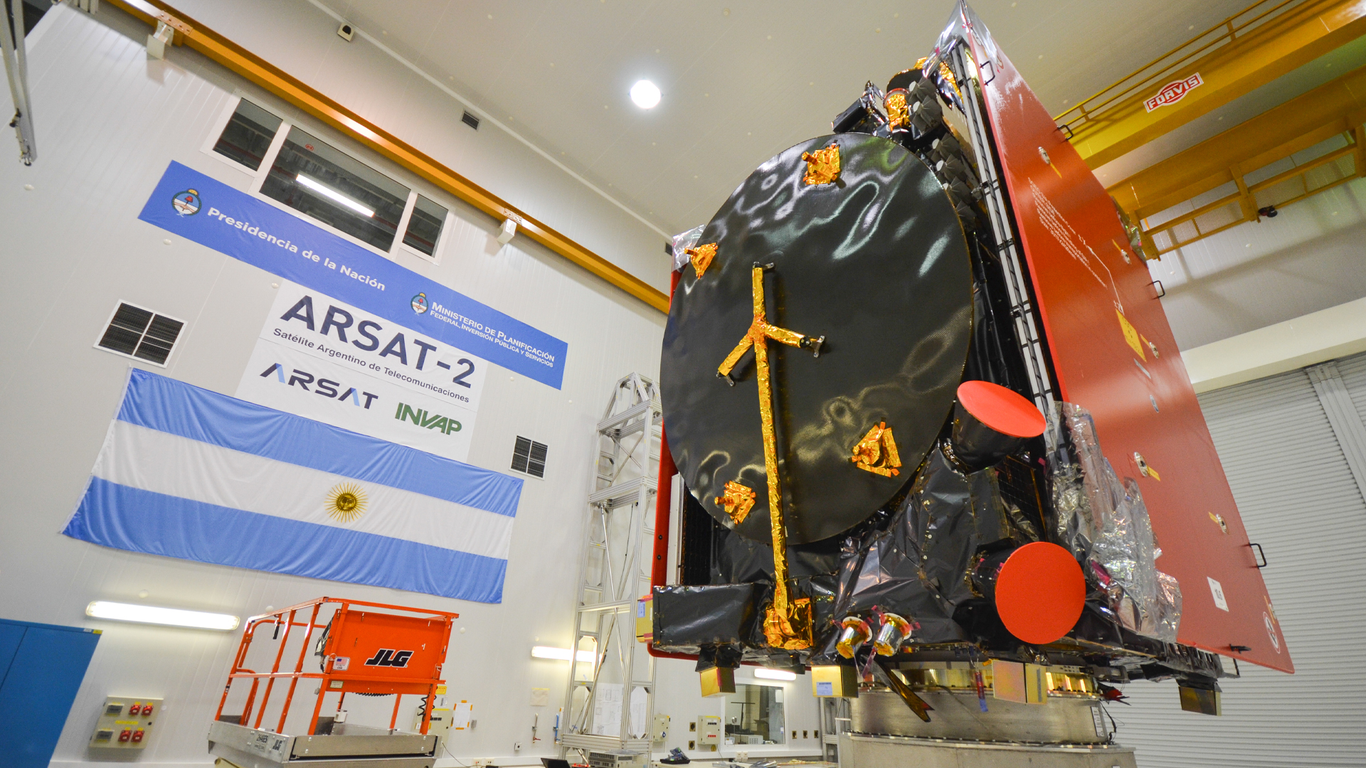 Entre sus prestaciones, ARSAT brinda servicio al telepuerto satelital que posee el Ejército Argentino y también mantiene la conexión con las bases antárticas de nuestro país y con los buques de la Armada Argentina (Archivo DEF)